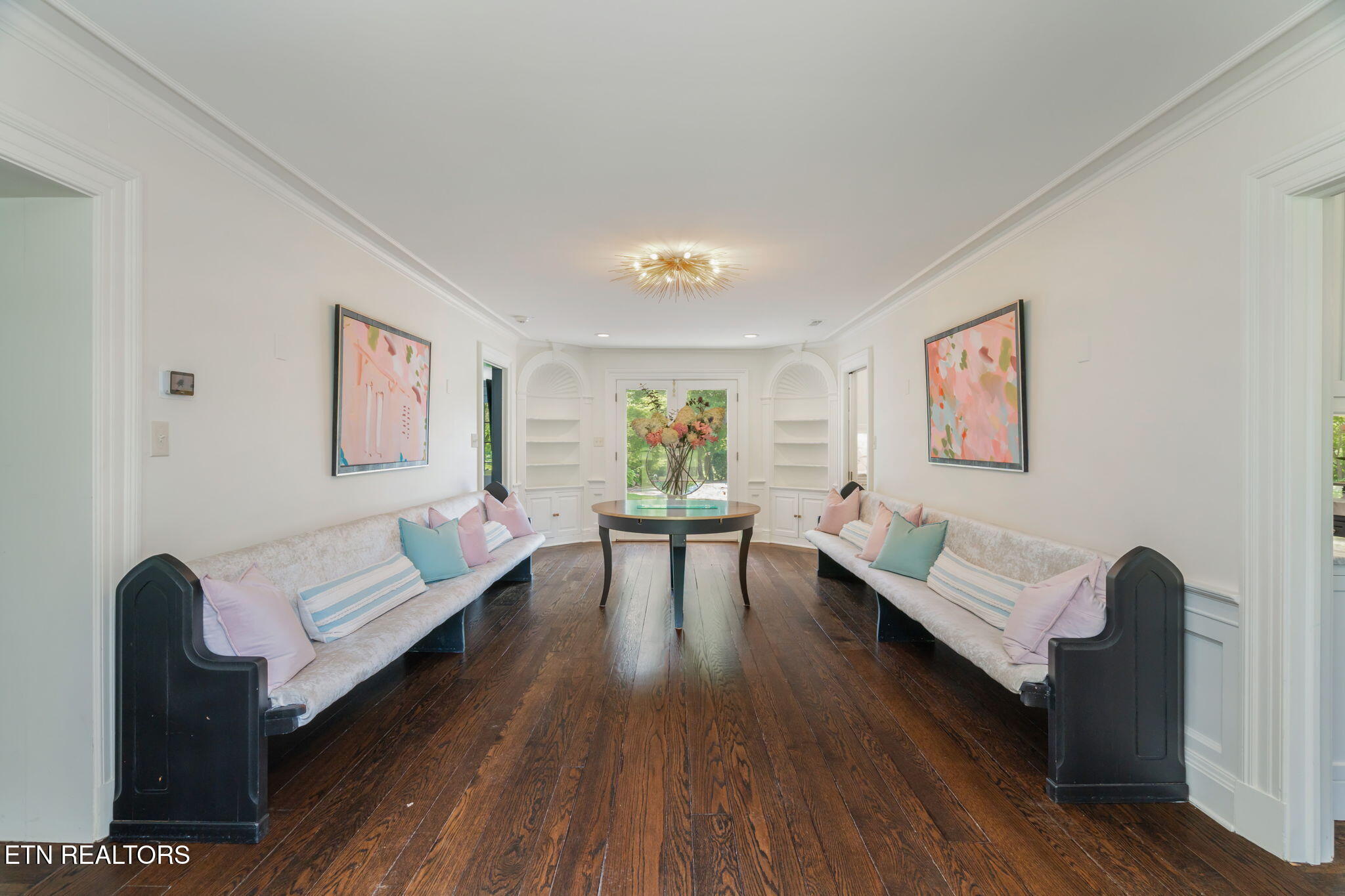 2216 Cherokee Blvd