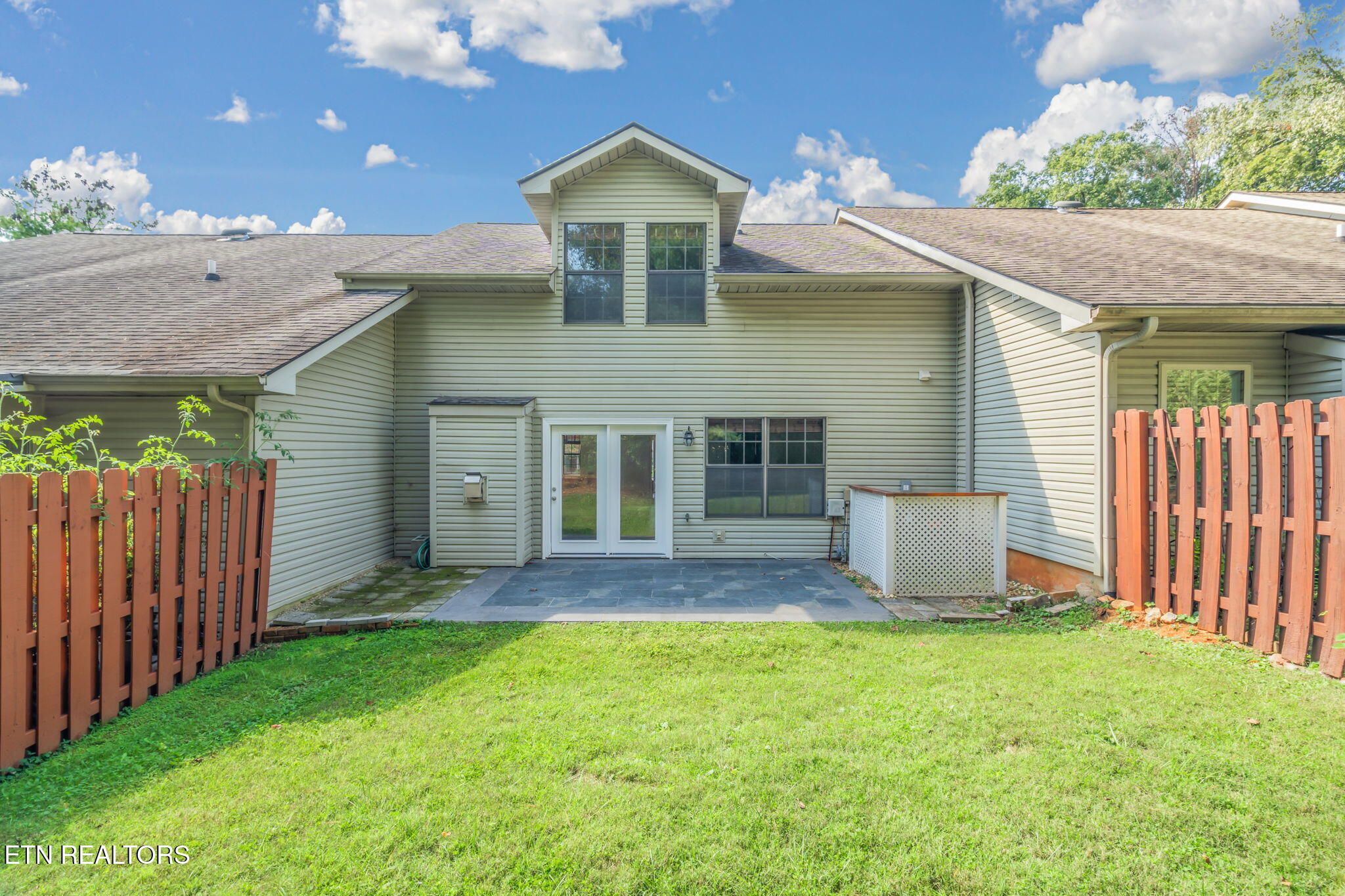 708 Rose Garden Way
