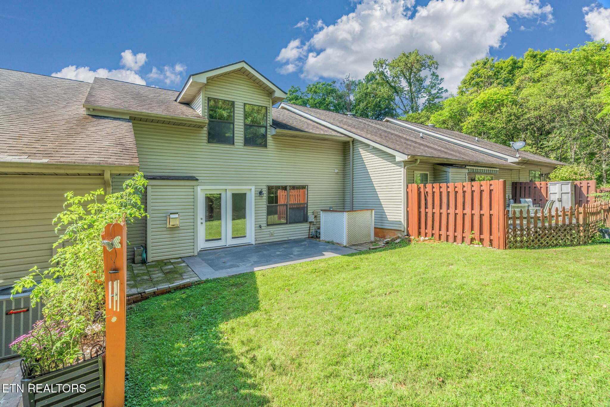 708 Rose Garden Way