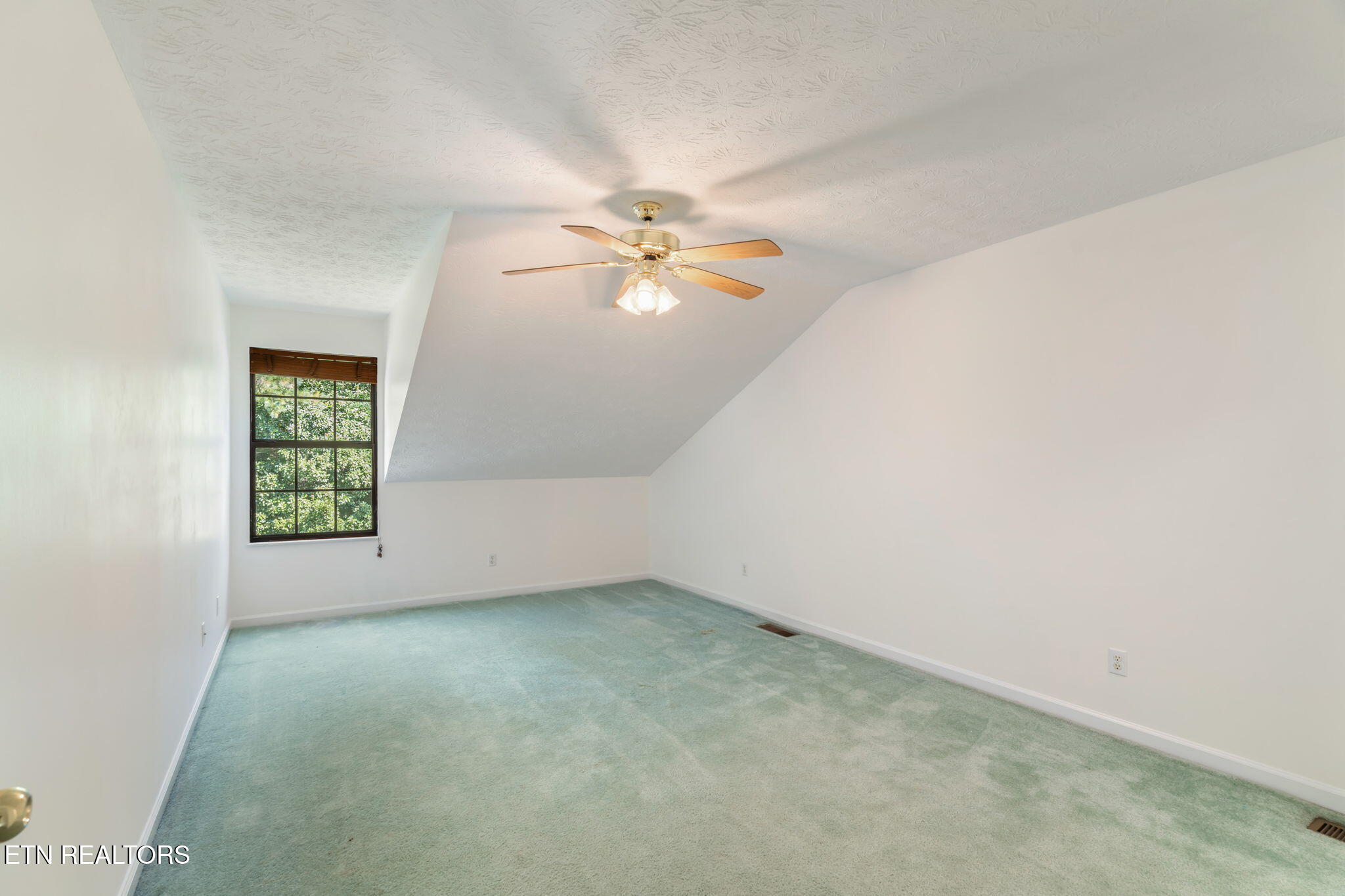 708 Rose Garden Way