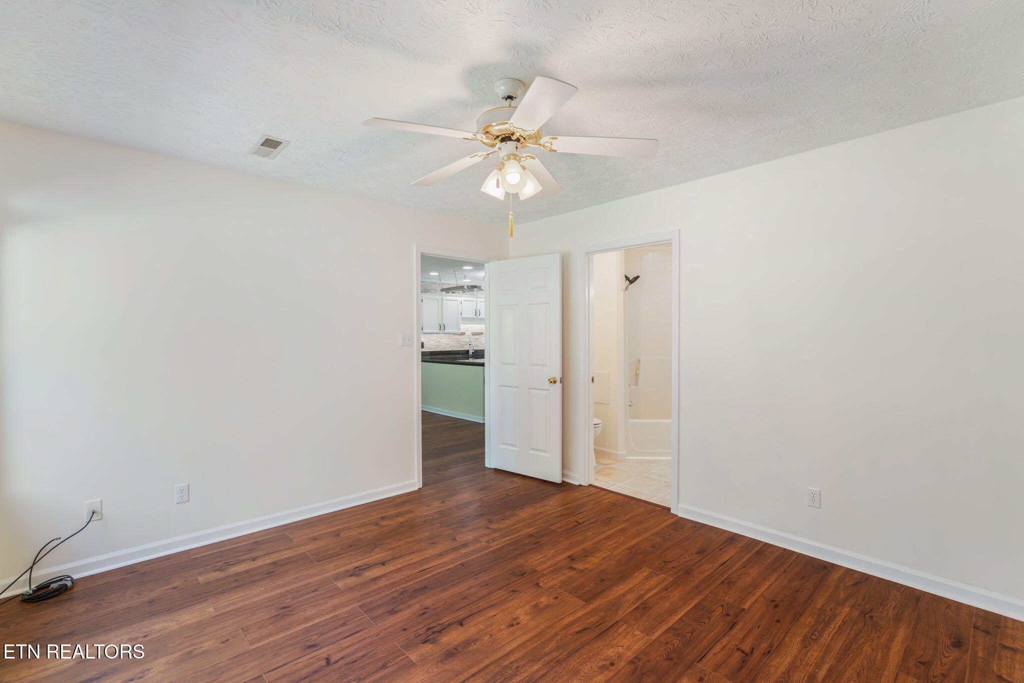 708 Rose Garden Way