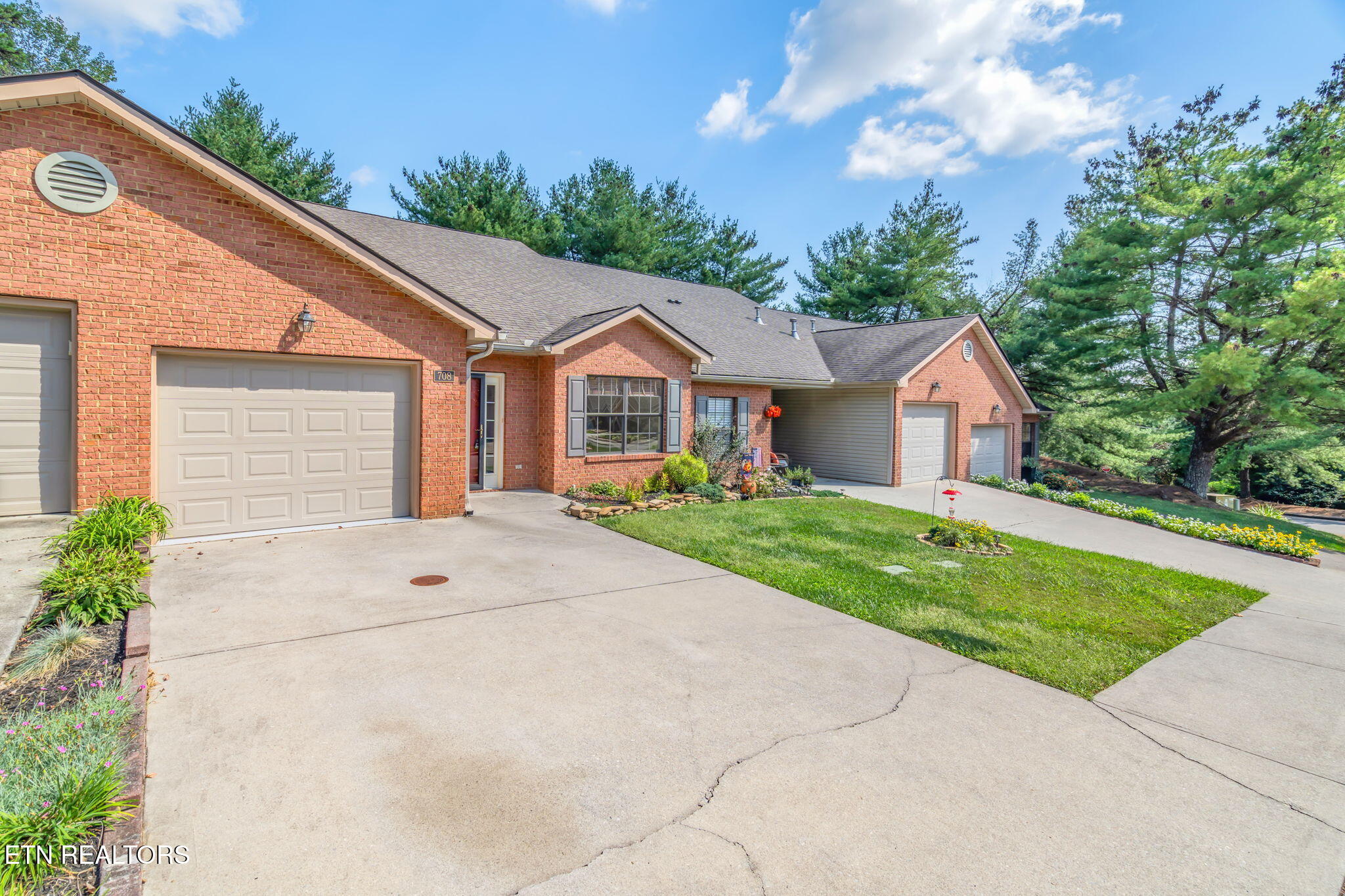708 Rose Garden Way