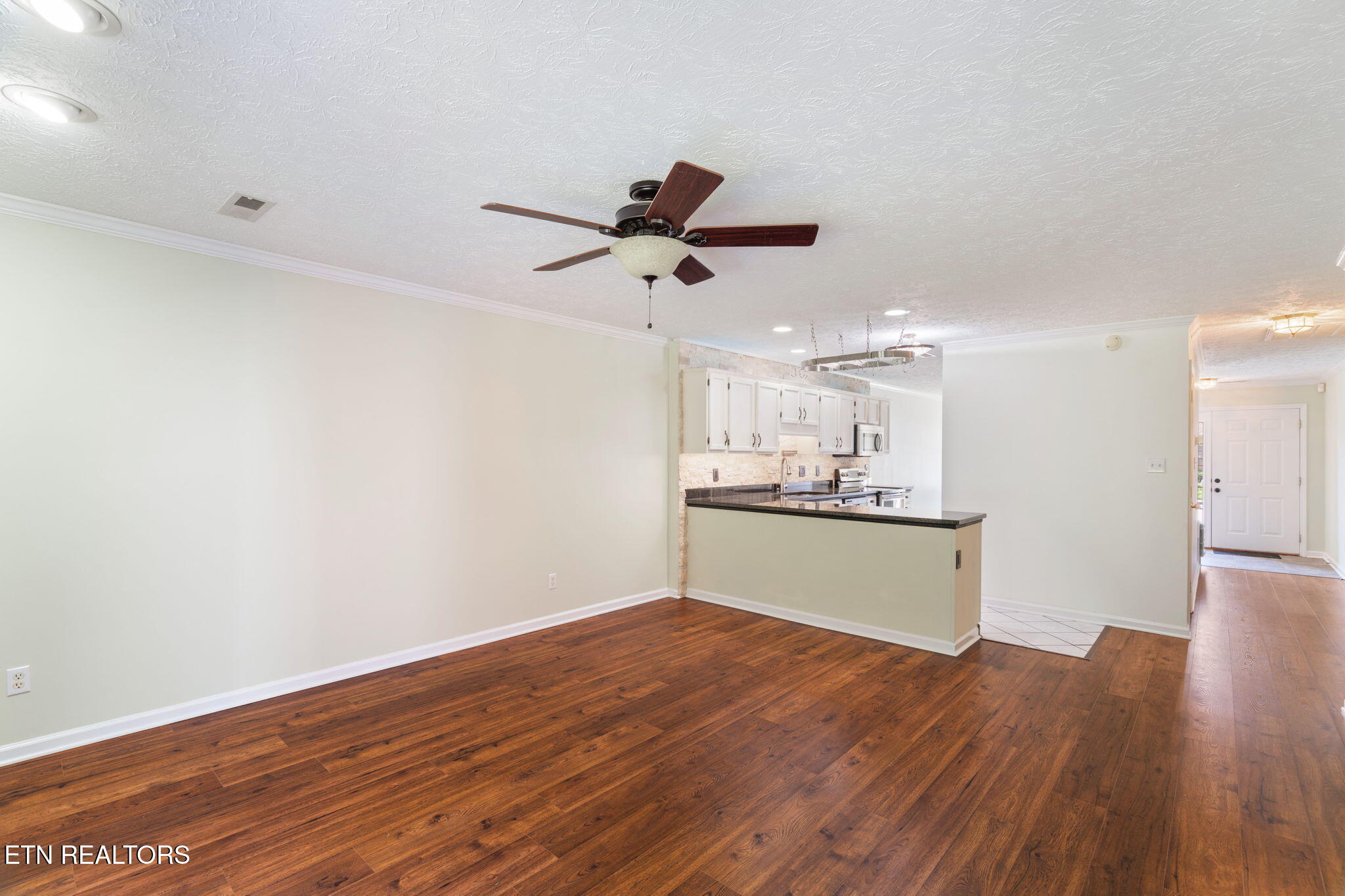 708 Rose Garden Way