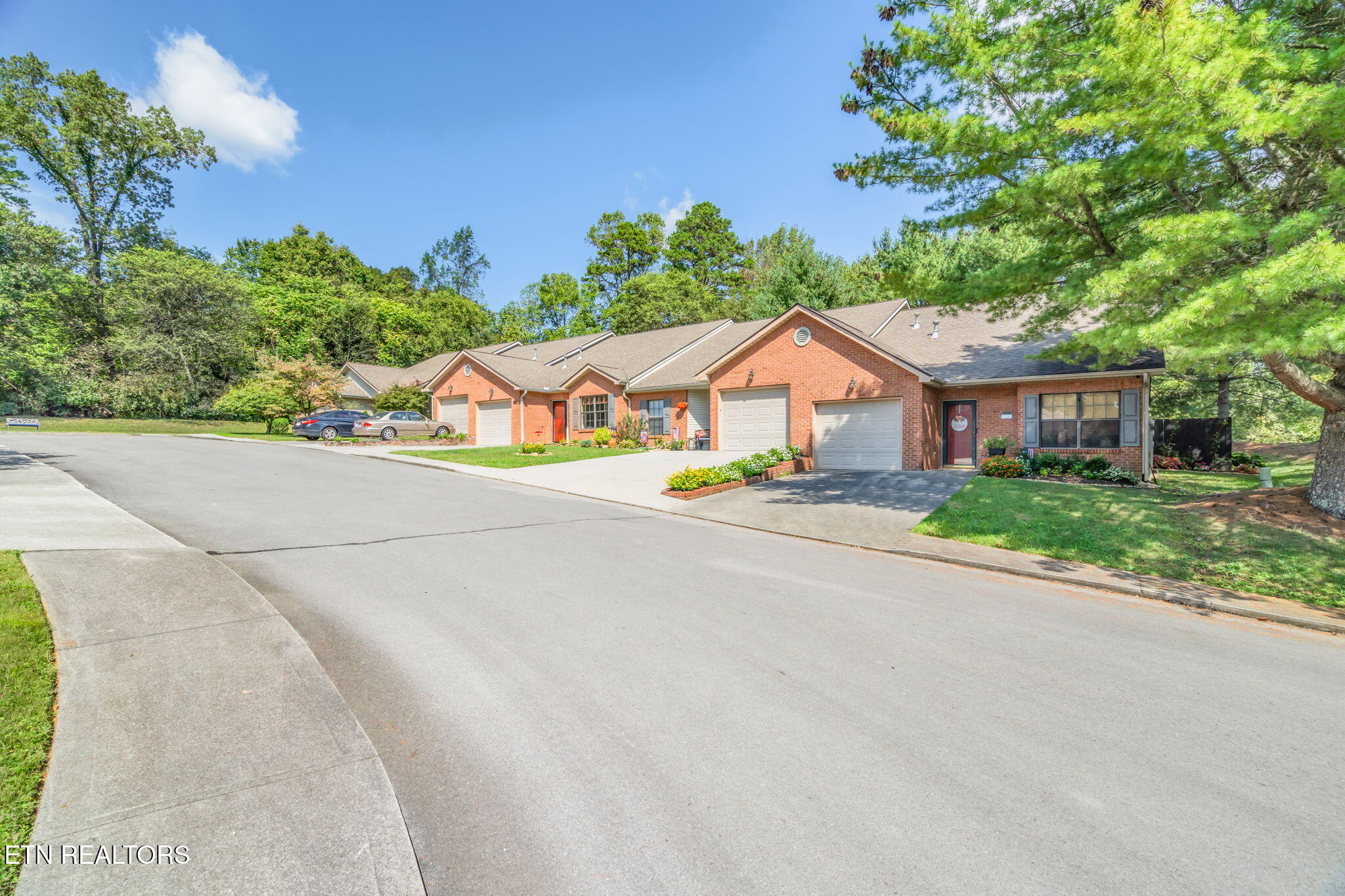 708 Rose Garden Way