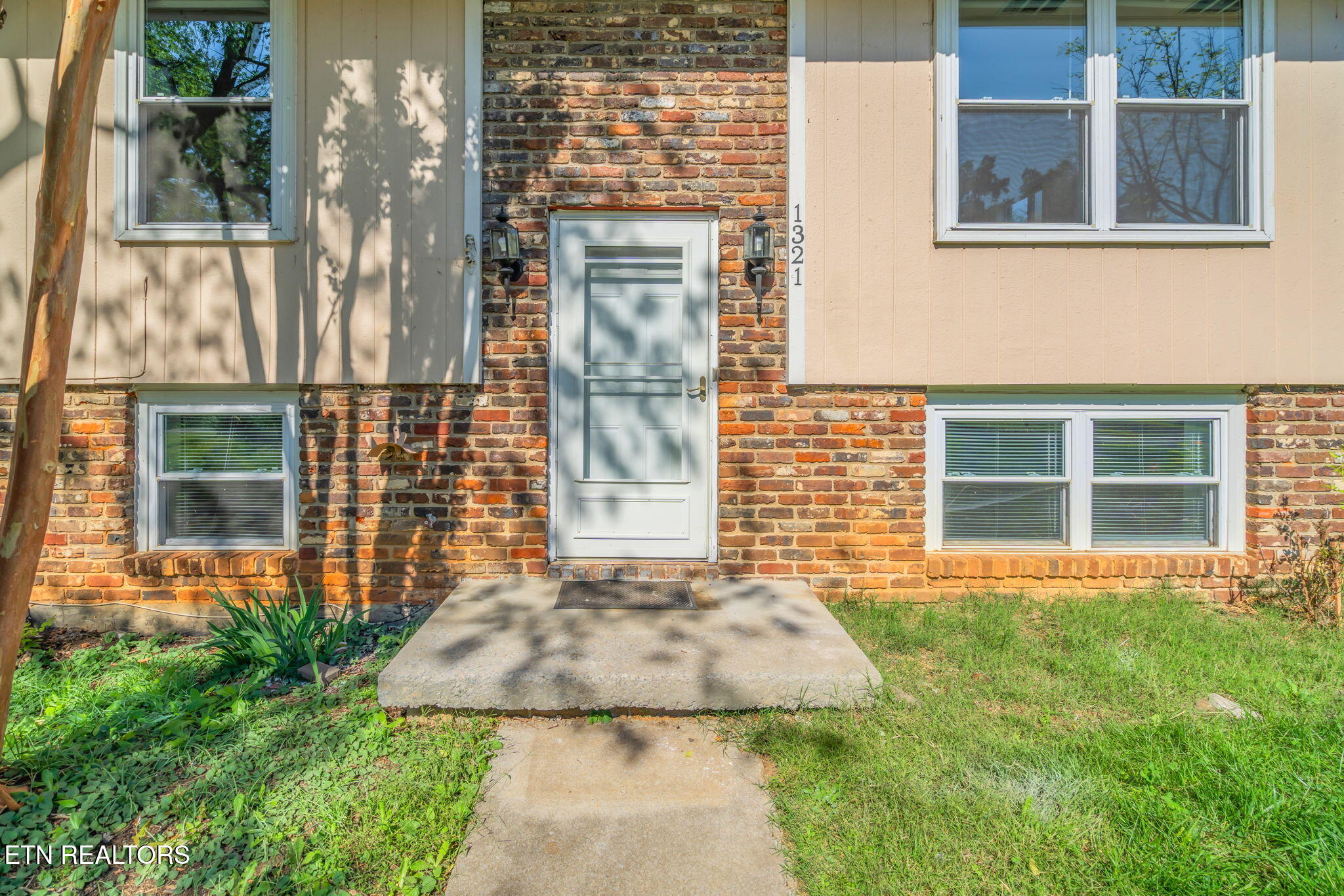 1321 Scotsbury Circle