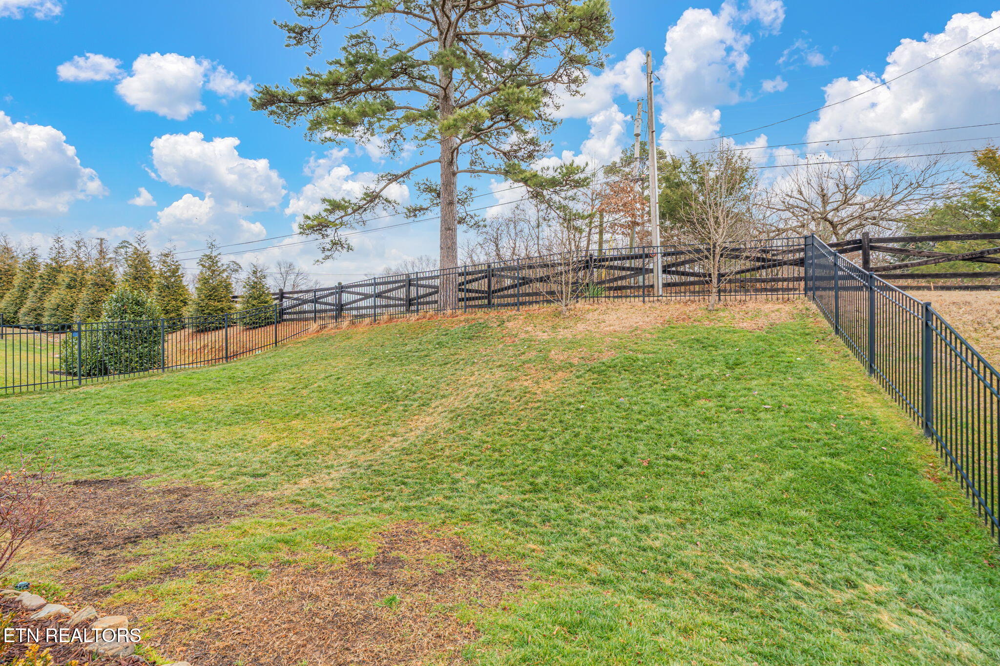 750 Valley Glen Blvd