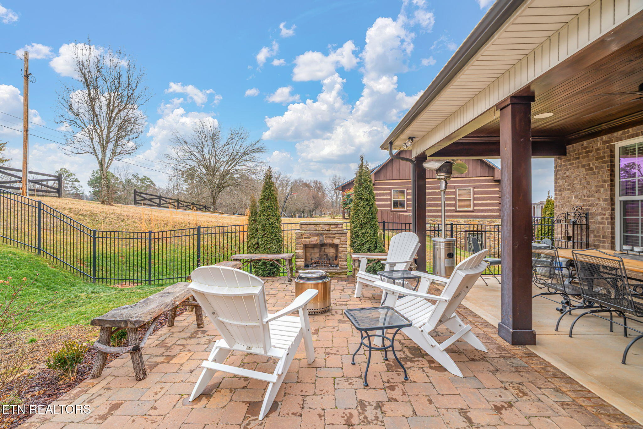 750 Valley Glen Blvd