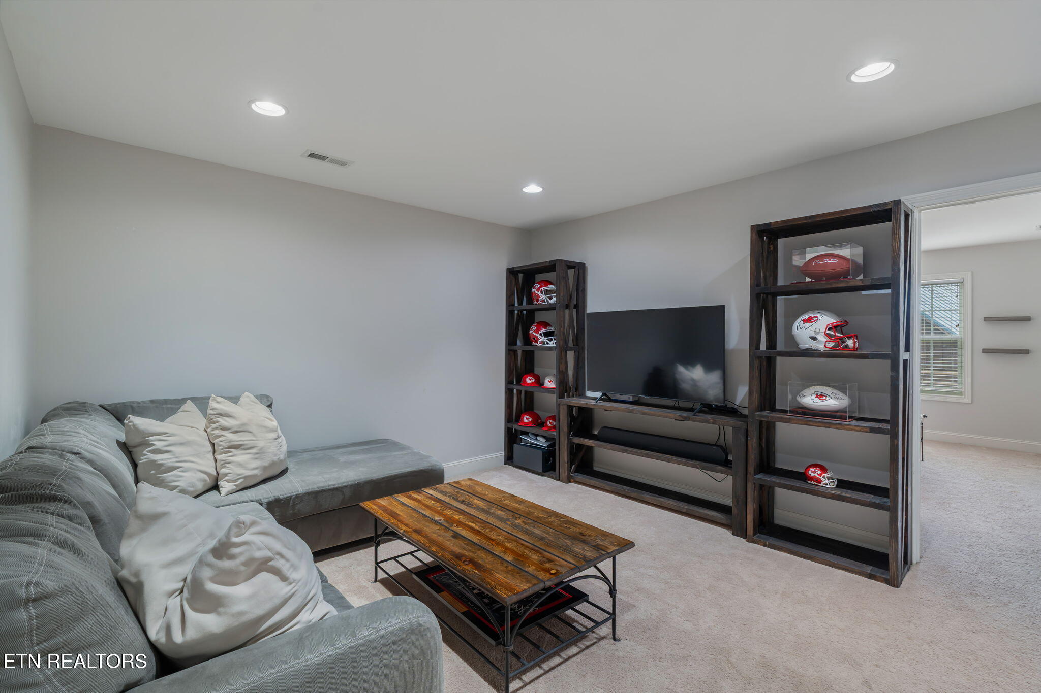 750 Valley Glen Blvd