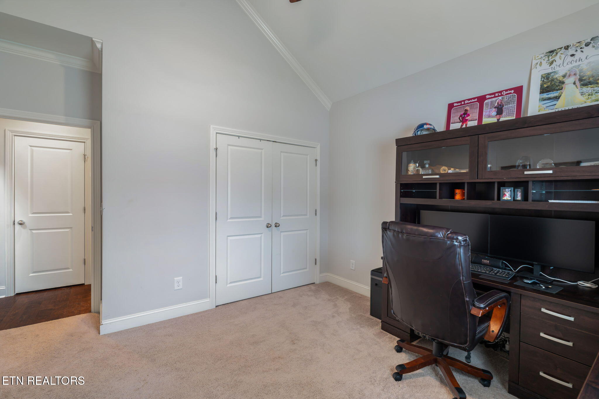 750 Valley Glen Blvd