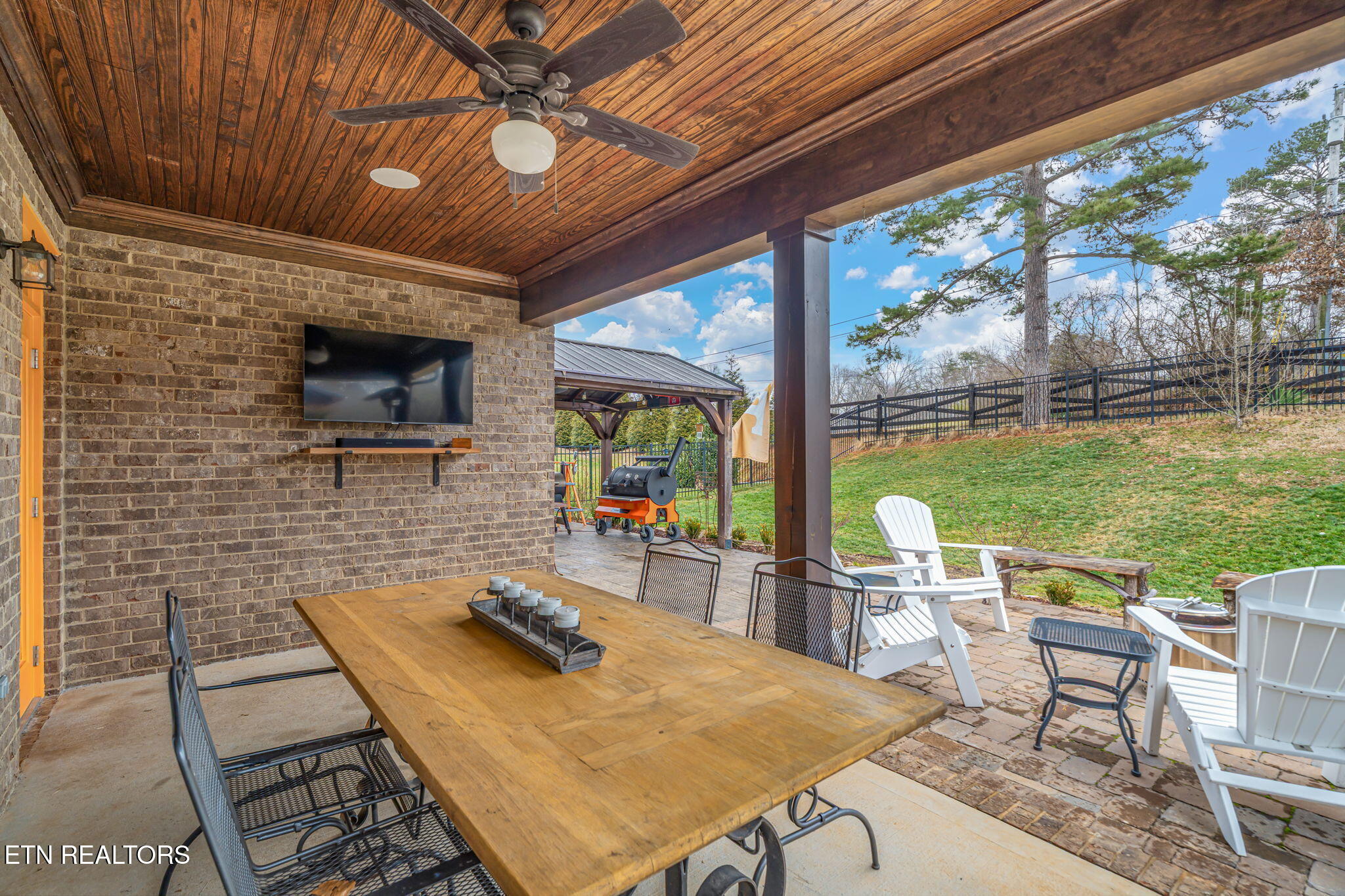 750 Valley Glen Blvd