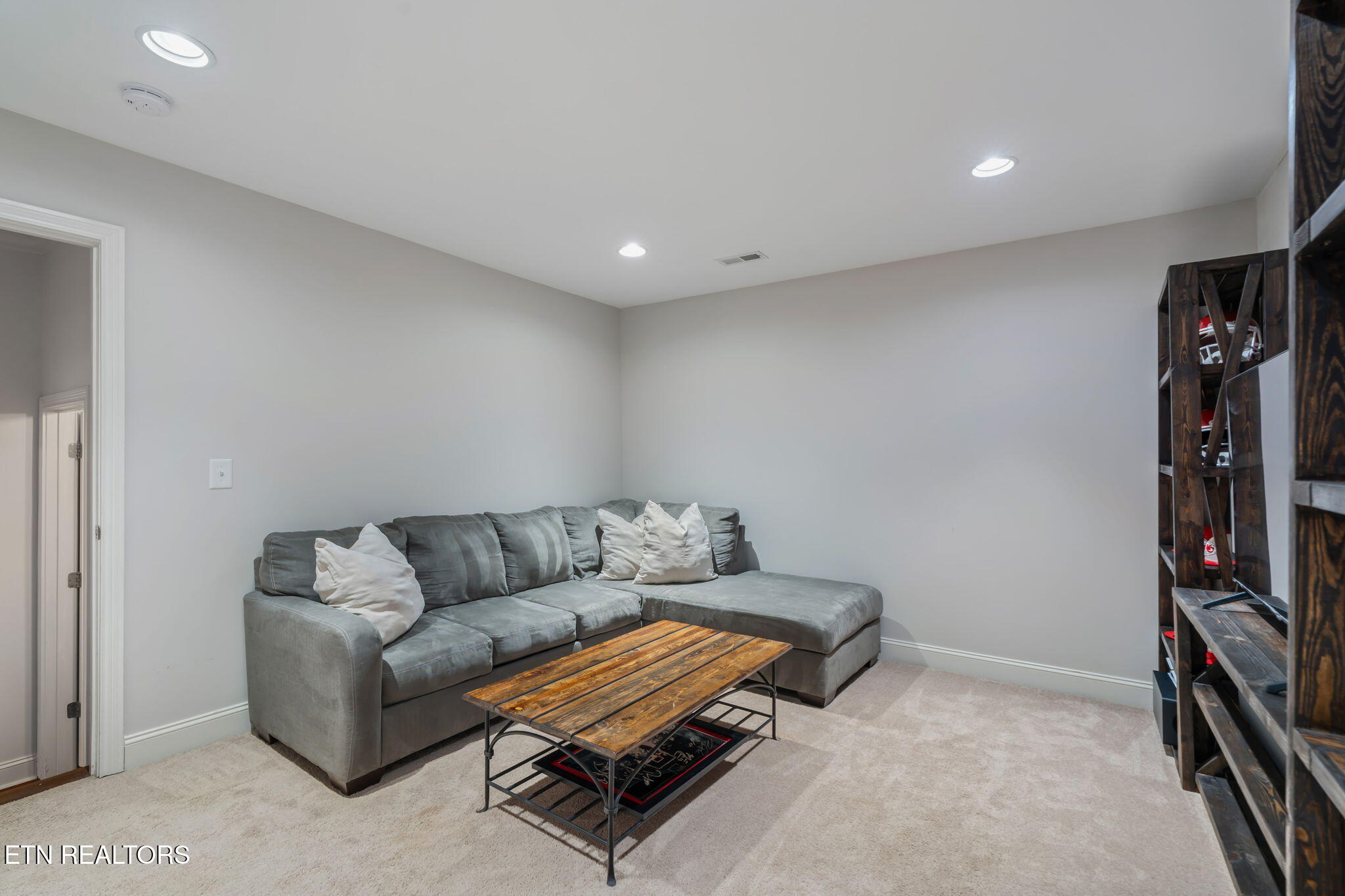 750 Valley Glen Blvd