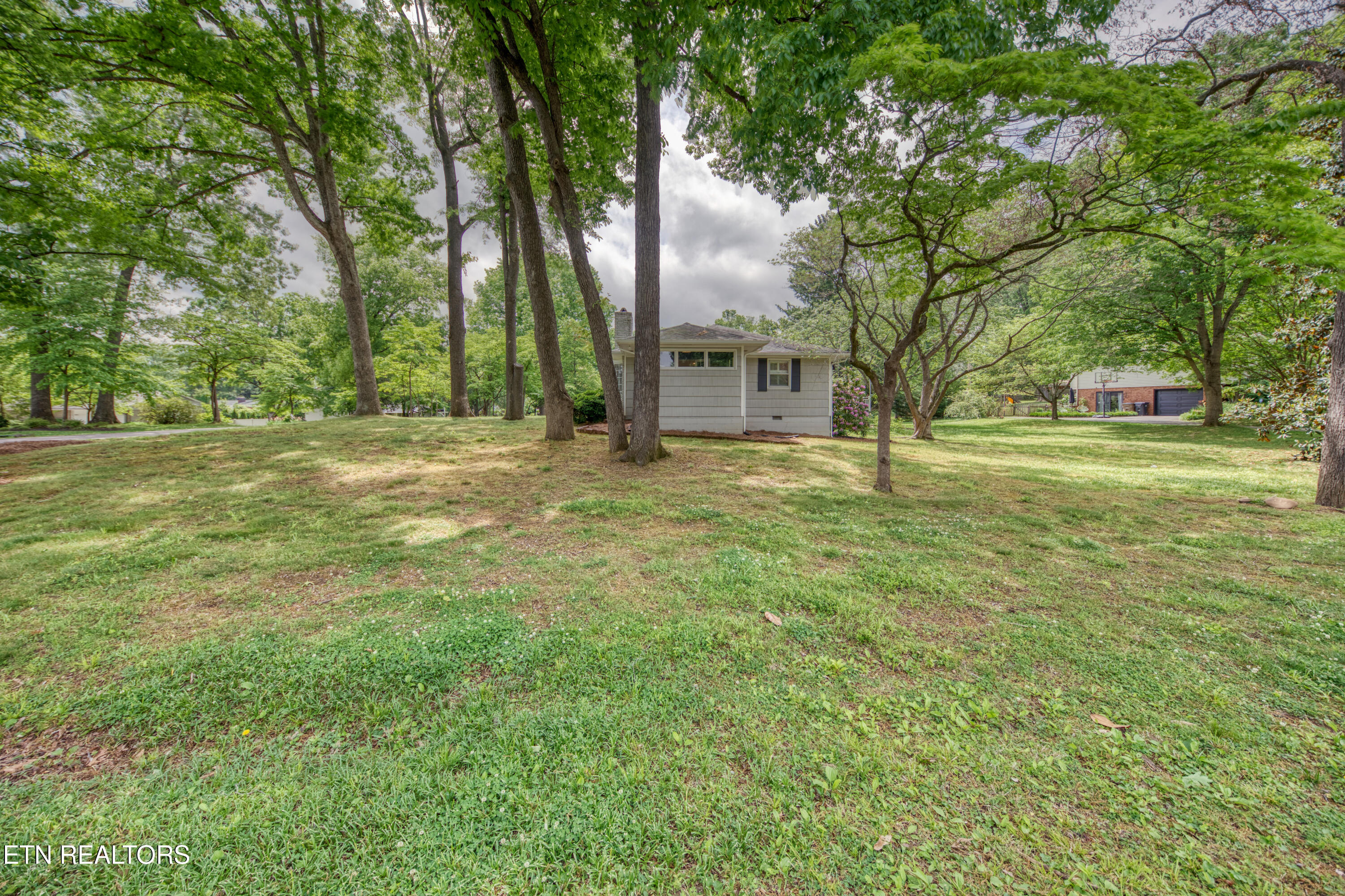 6903 Sheffield Drive