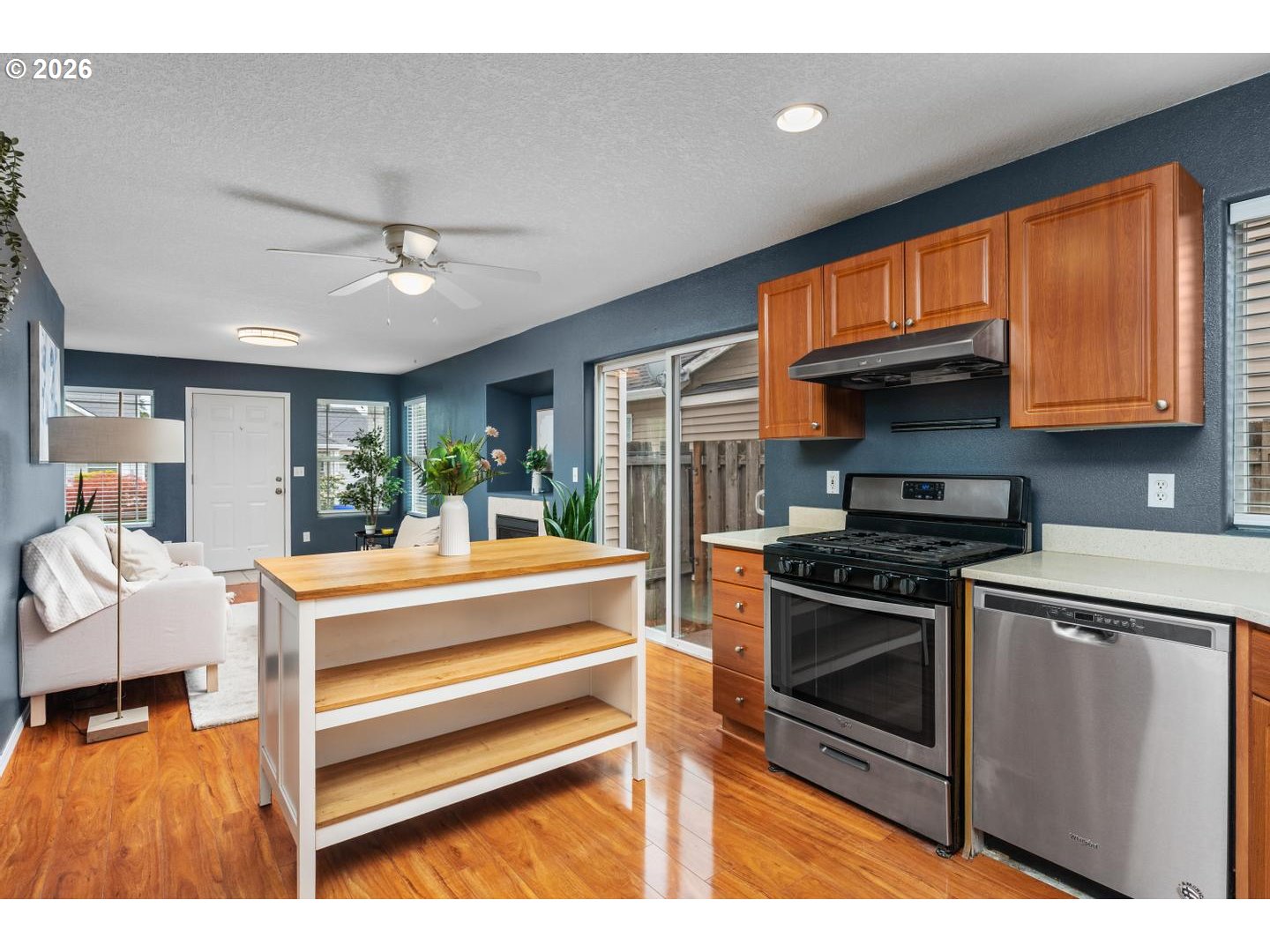 975 SW JUNCTION PL
