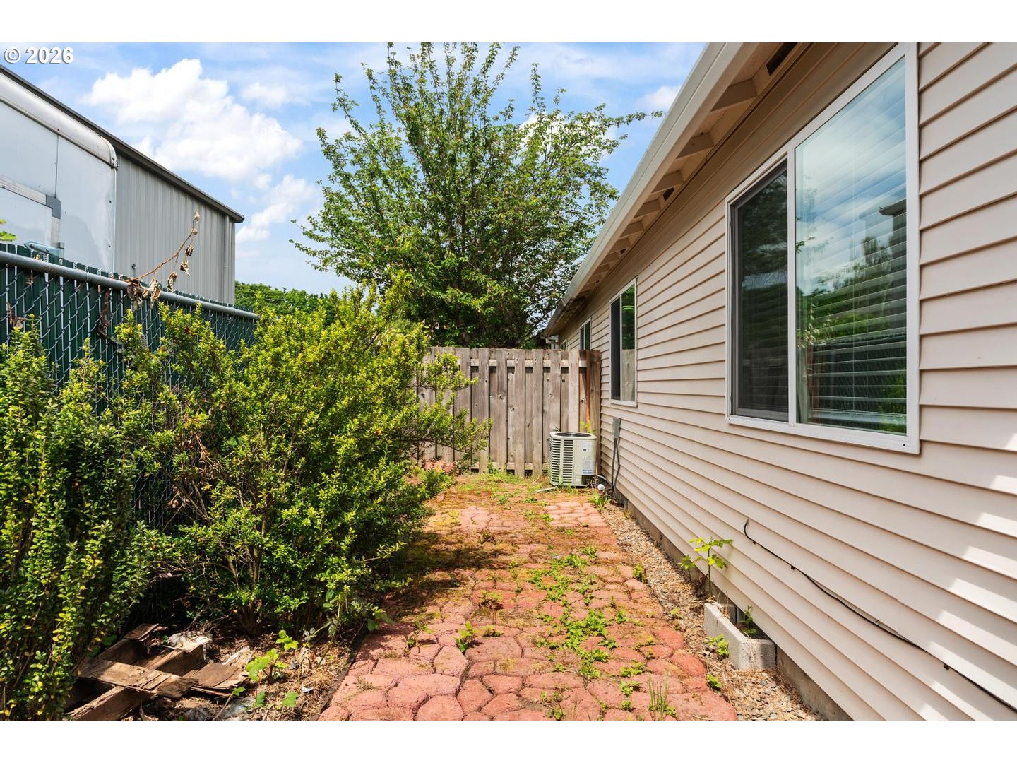 975 SW JUNCTION PL
