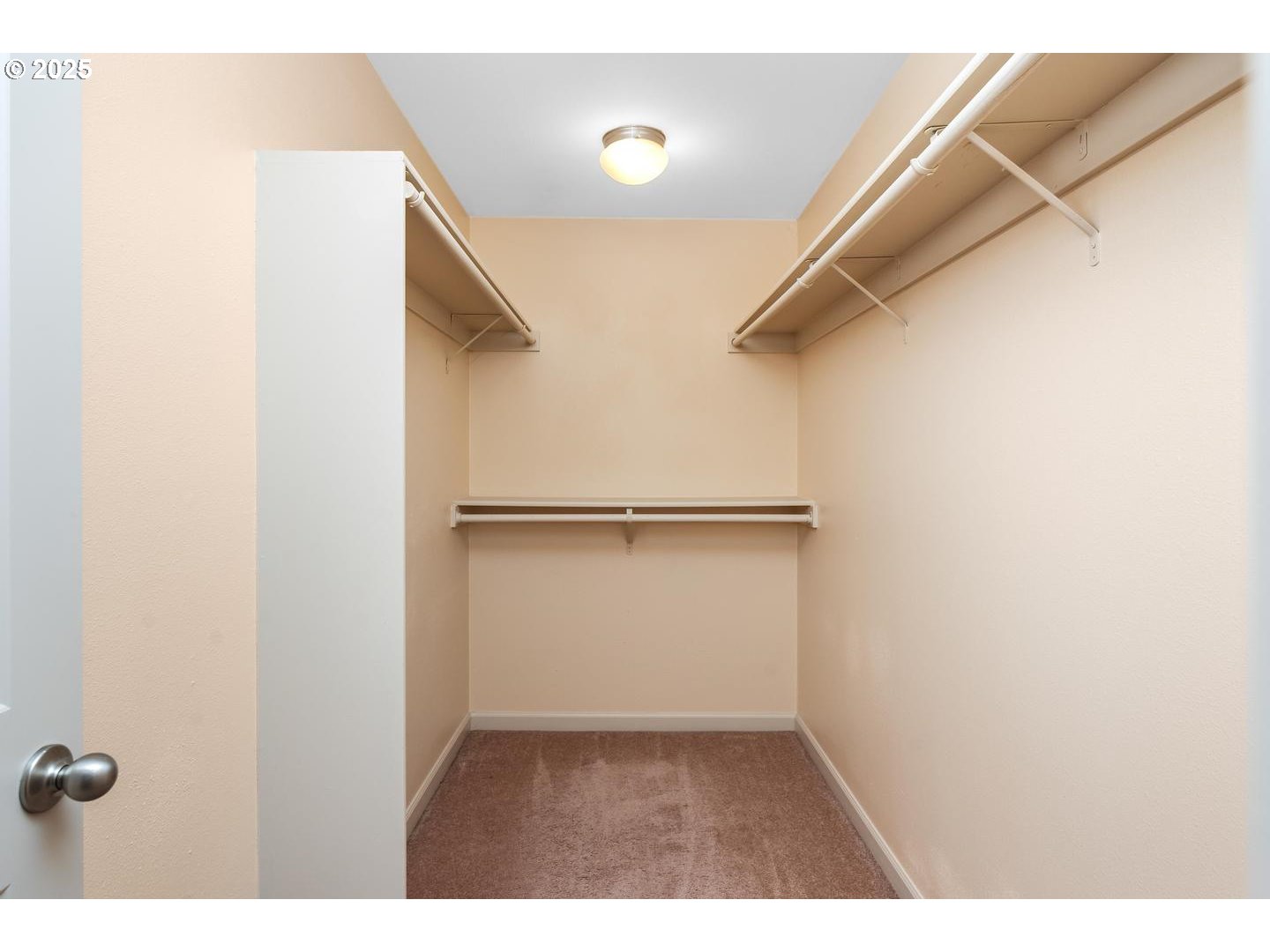 2105 NE CLEVELAND AVE