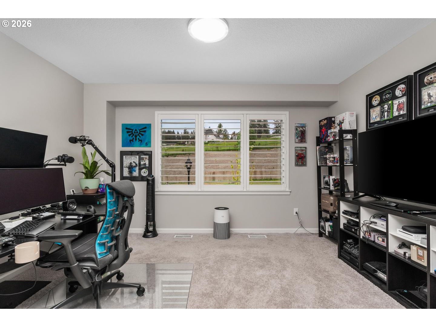 124 W 20TH WAY