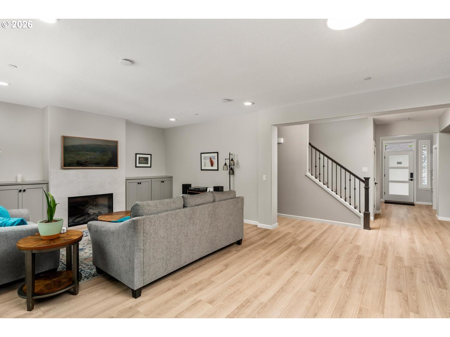 124 W 20TH WAY