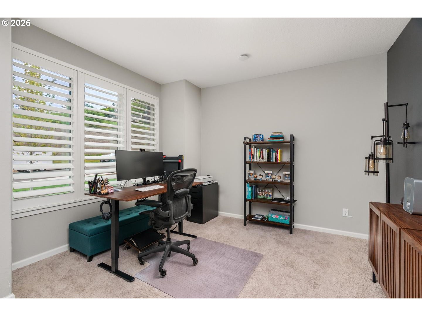124 W 20TH WAY