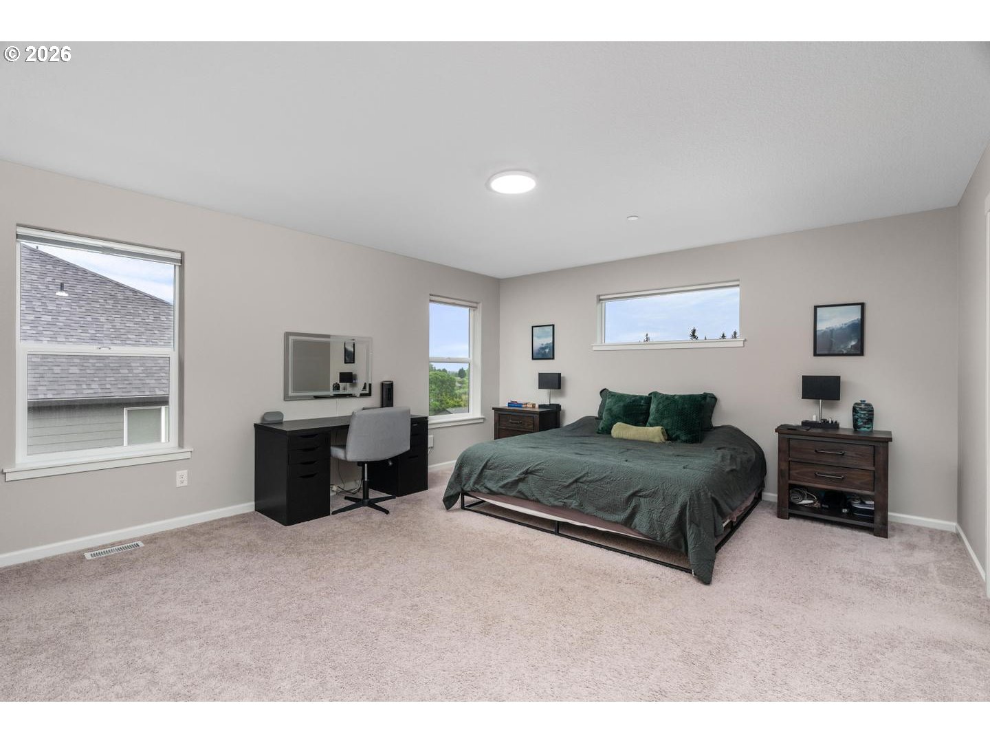 124 W 20TH WAY