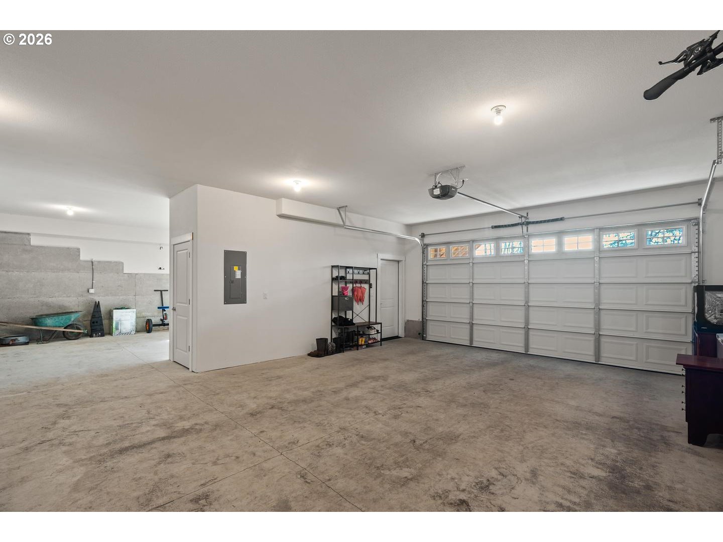 335 HILLSDALE DR