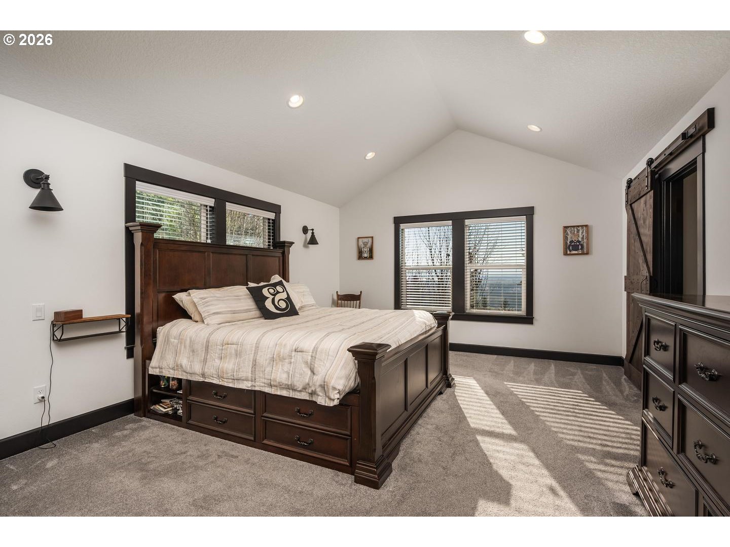 335 HILLSDALE DR