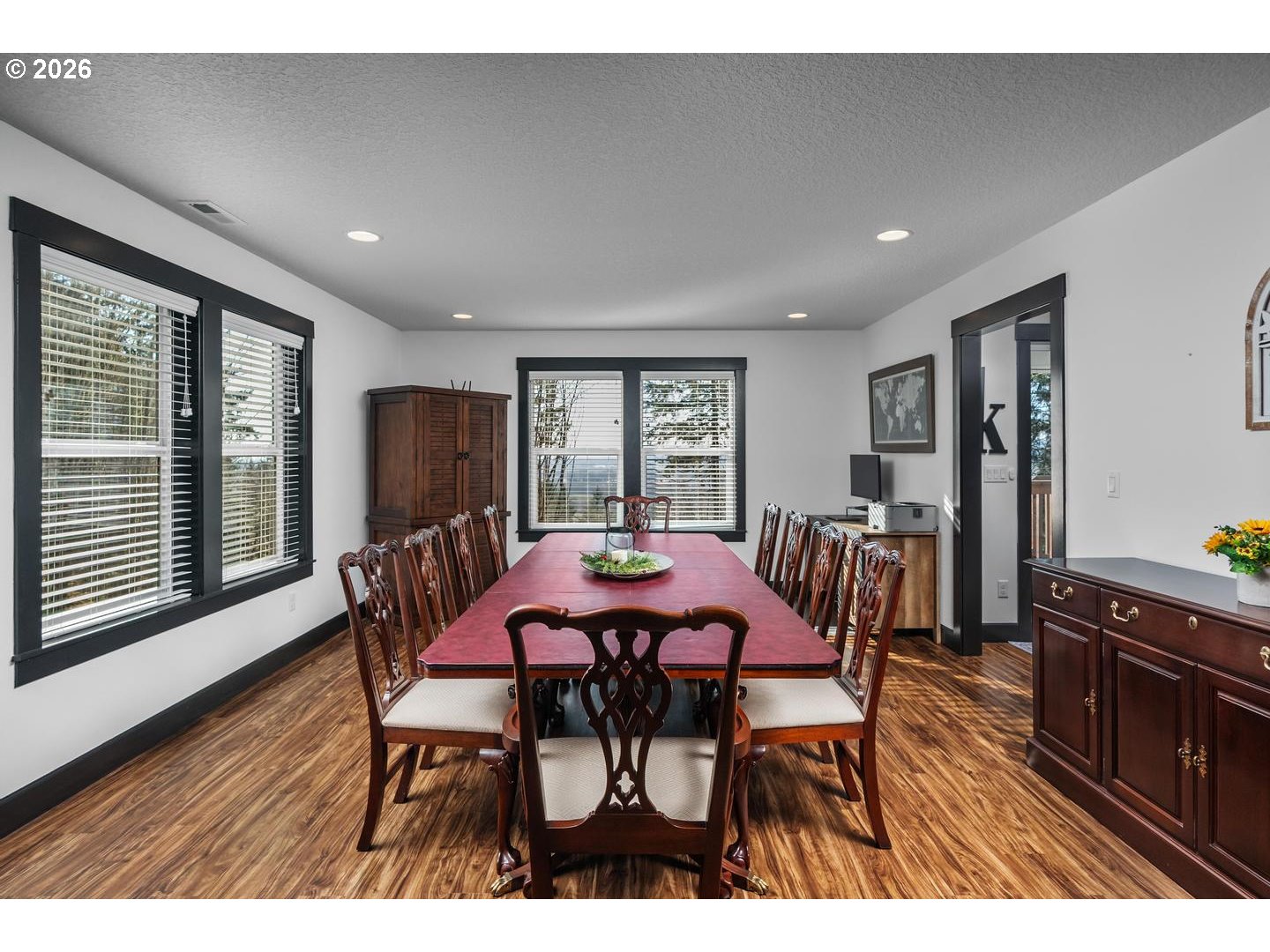 335 HILLSDALE DR