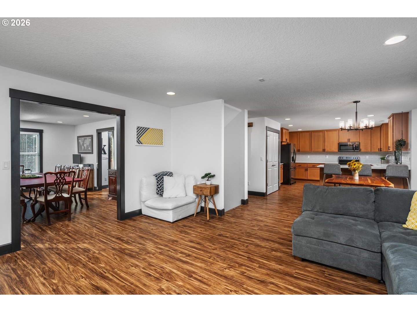 335 HILLSDALE DR