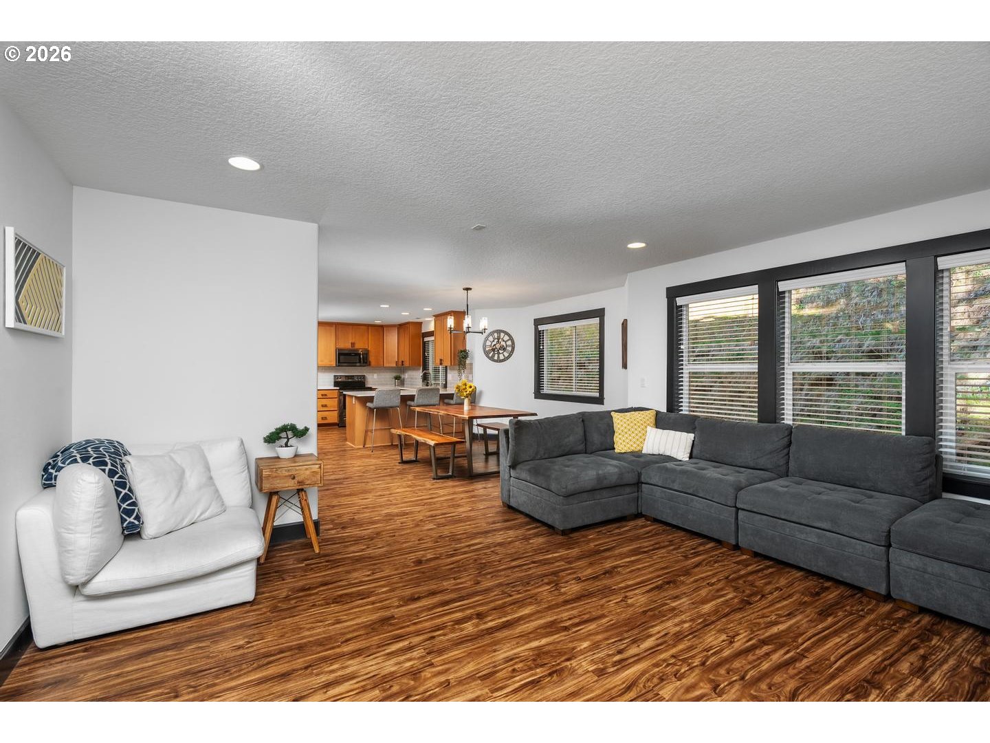 335 HILLSDALE DR