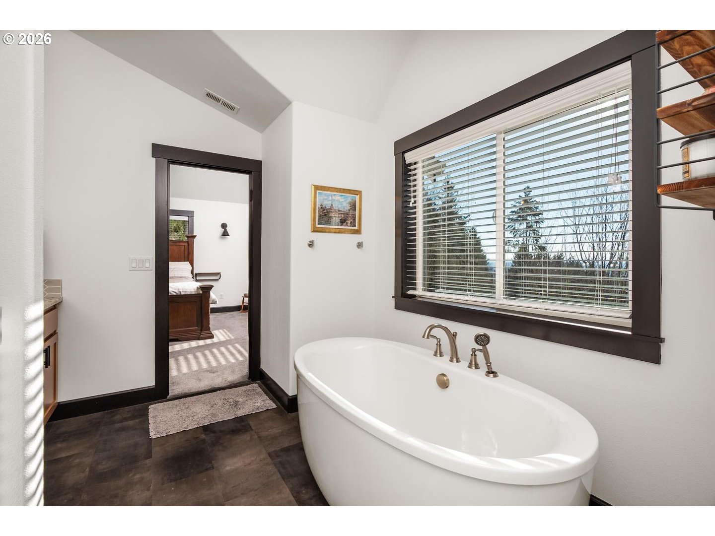 335 HILLSDALE DR