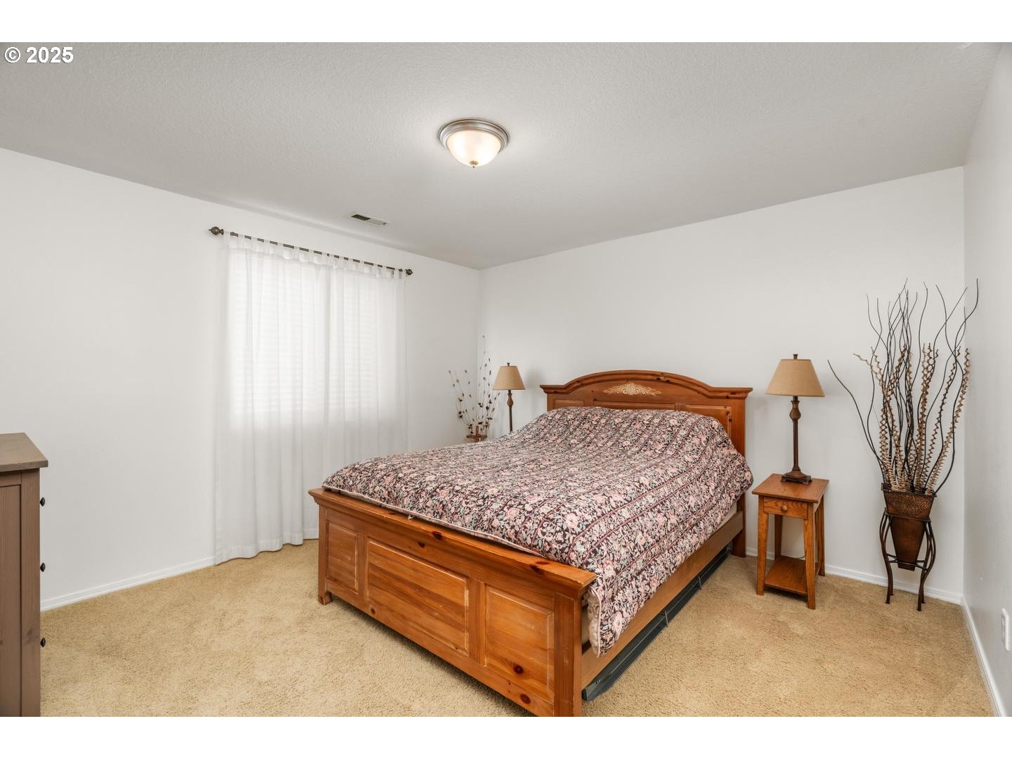 1060 W LOOKOUT RIDGE DR