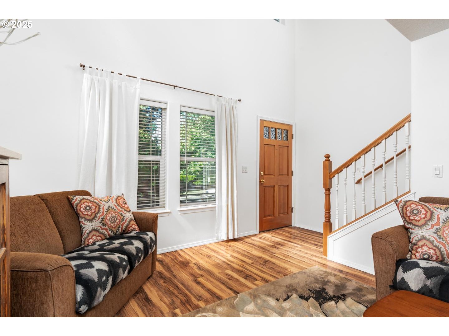 1060 W LOOKOUT RIDGE DR