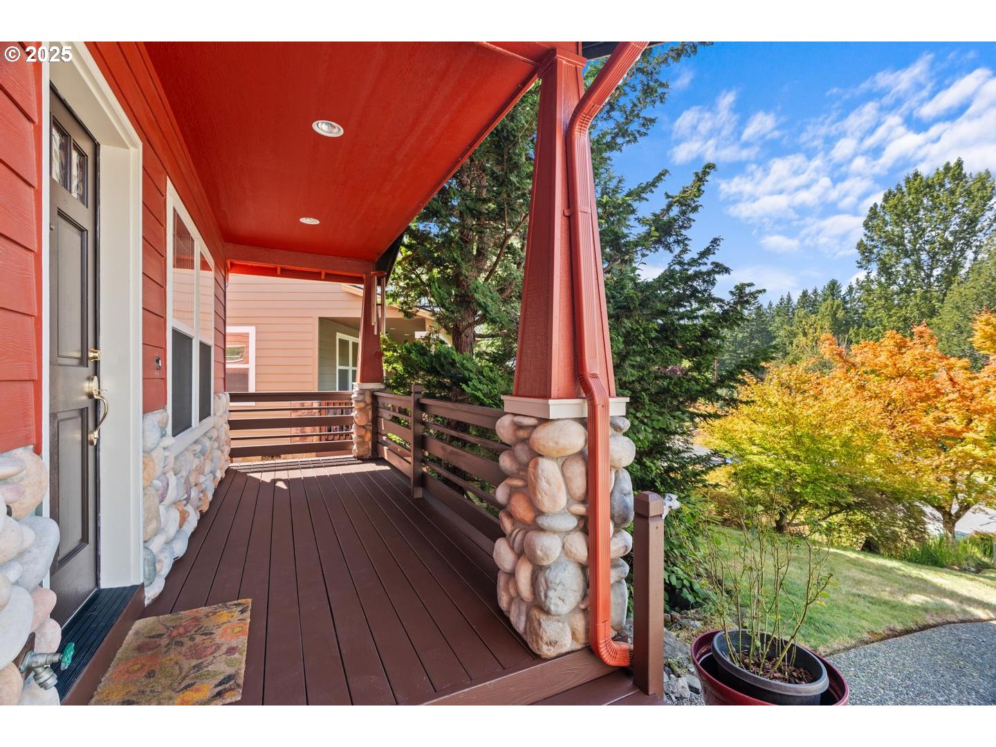 1060 W LOOKOUT RIDGE DR