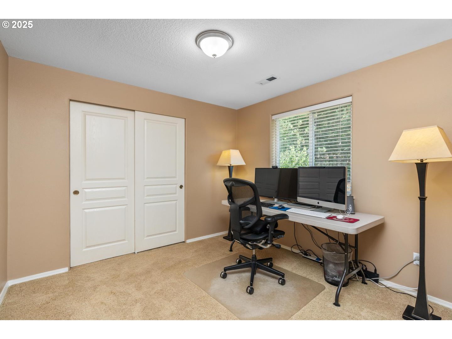 1060 W LOOKOUT RIDGE DR