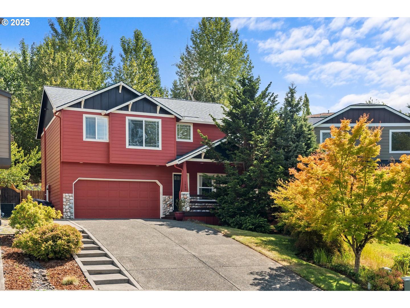 1060 W LOOKOUT RIDGE DR