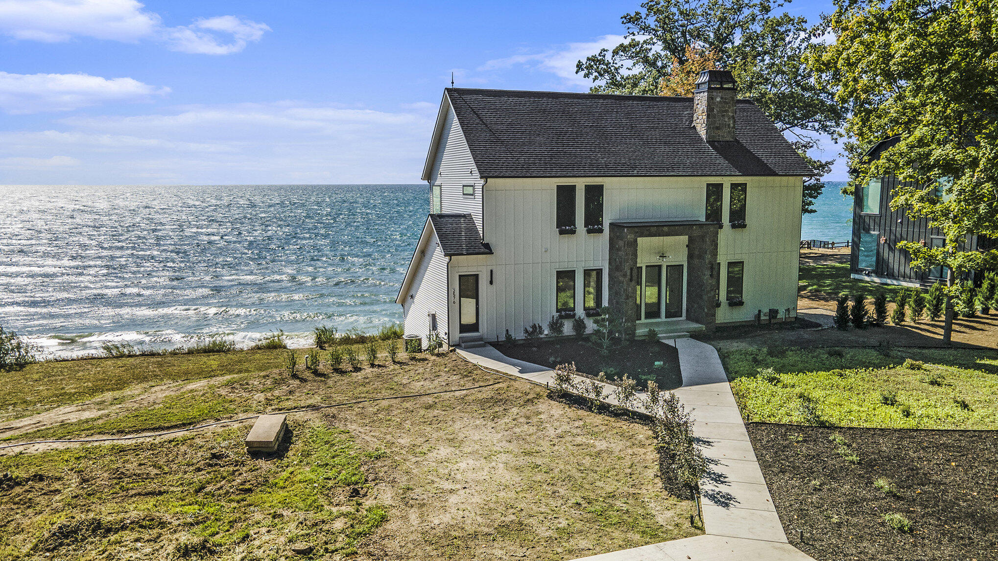 2576 Lakeshore Drive