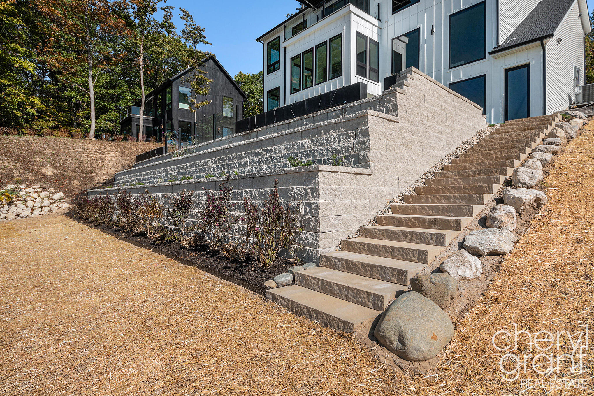 2576 Lakeshore Drive