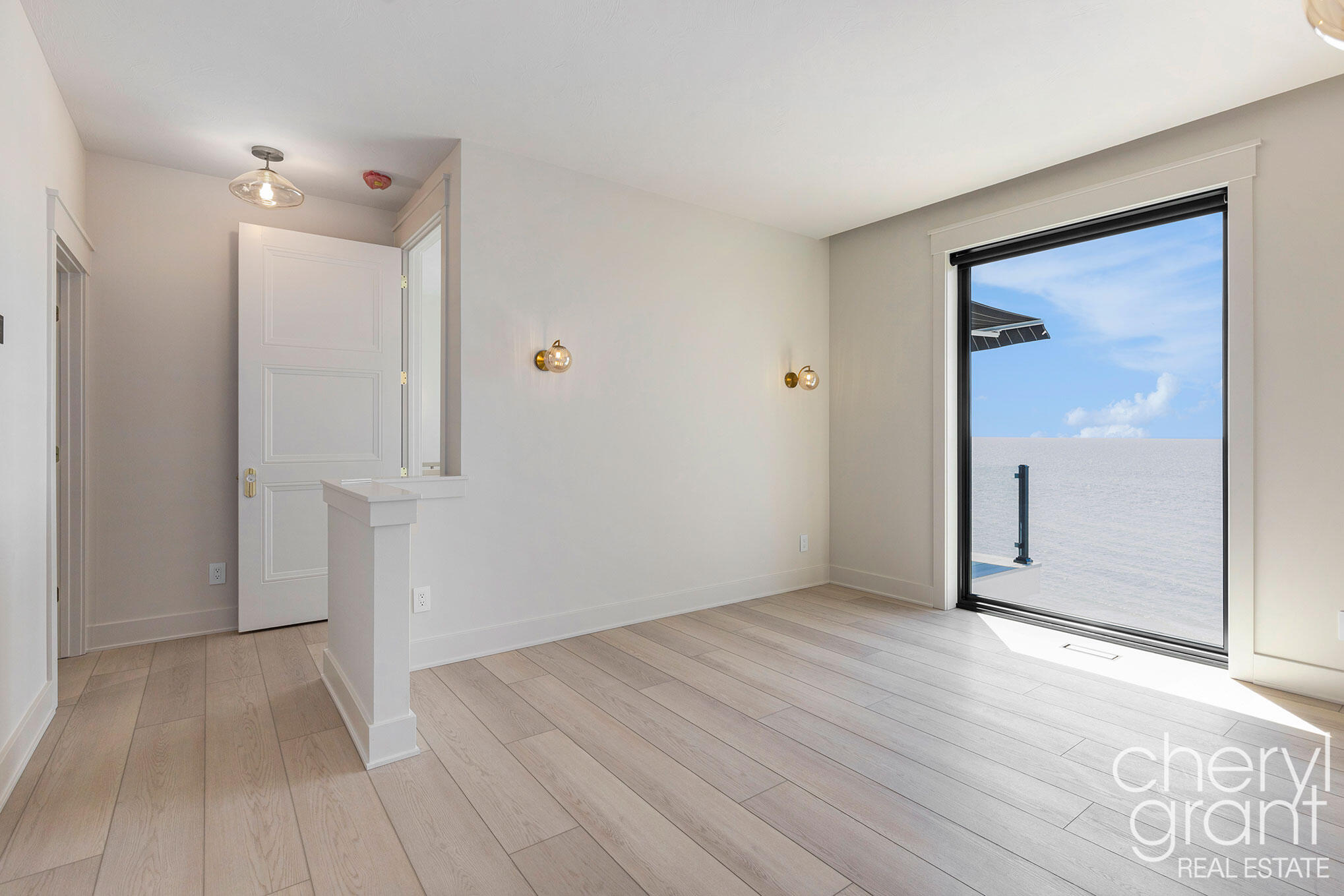 2576 Lakeshore Drive