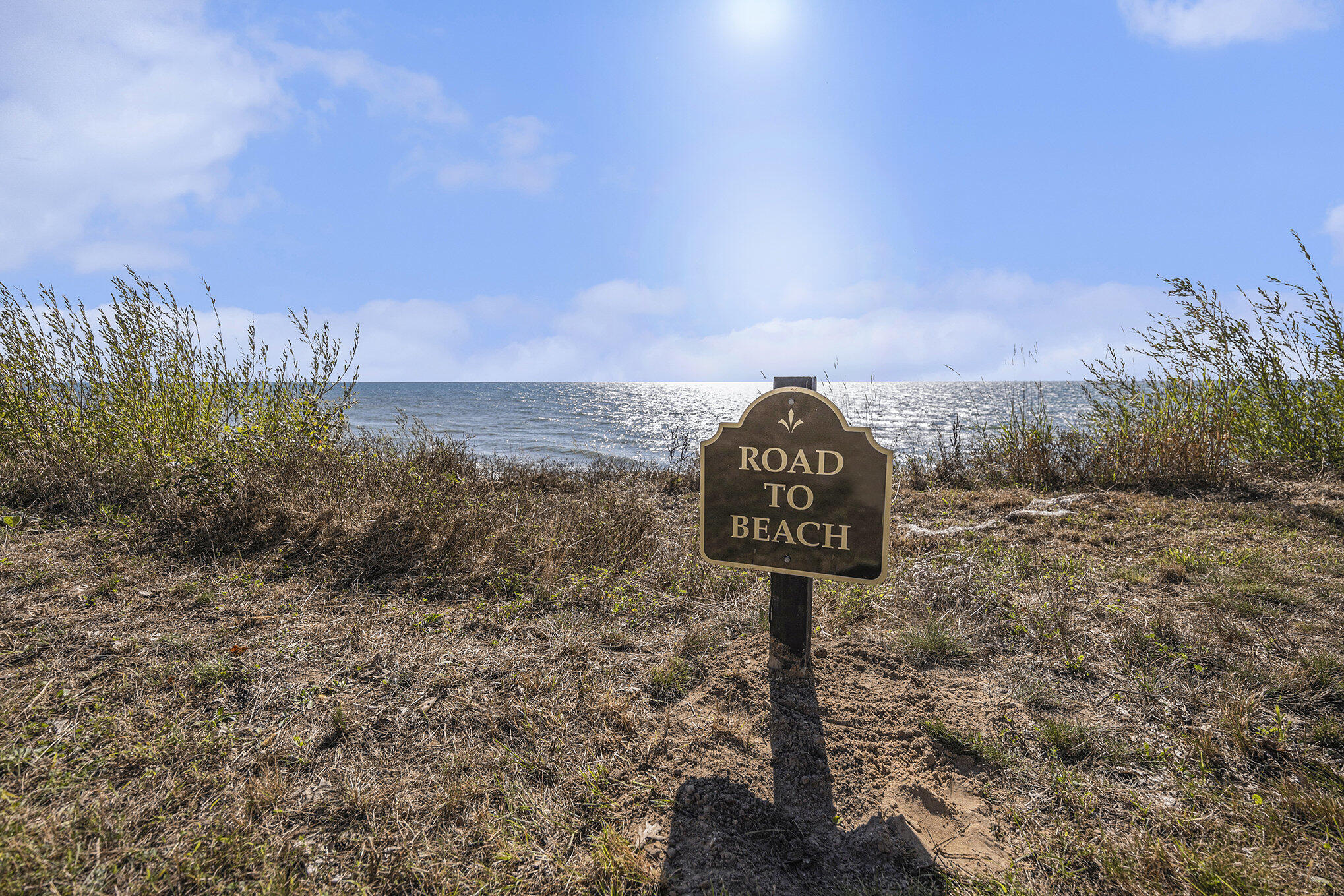 2576 Lakeshore Drive