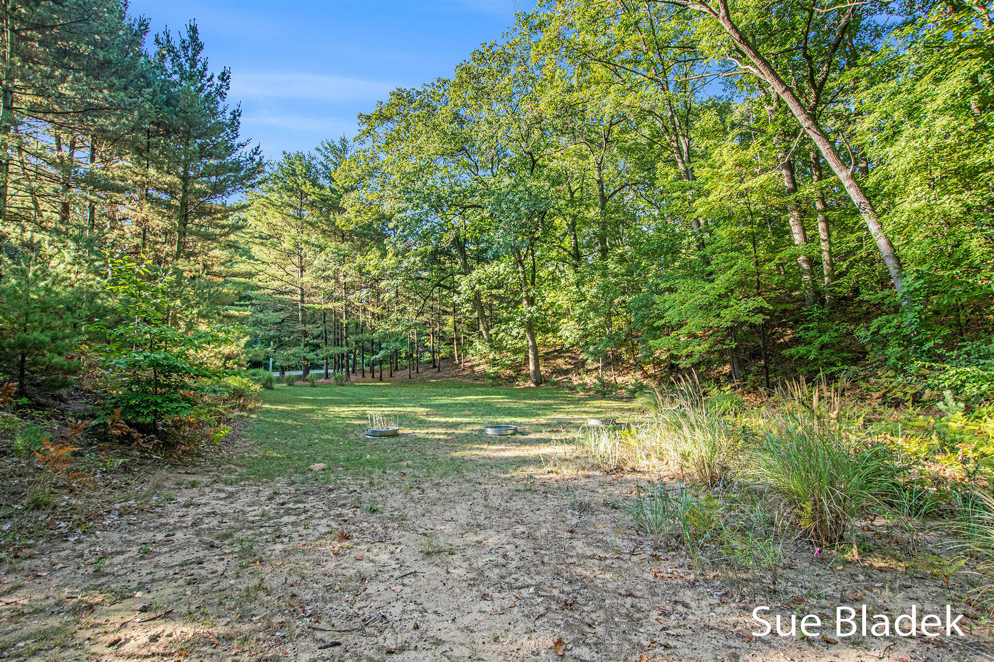 7135 Lakeshore Drive
