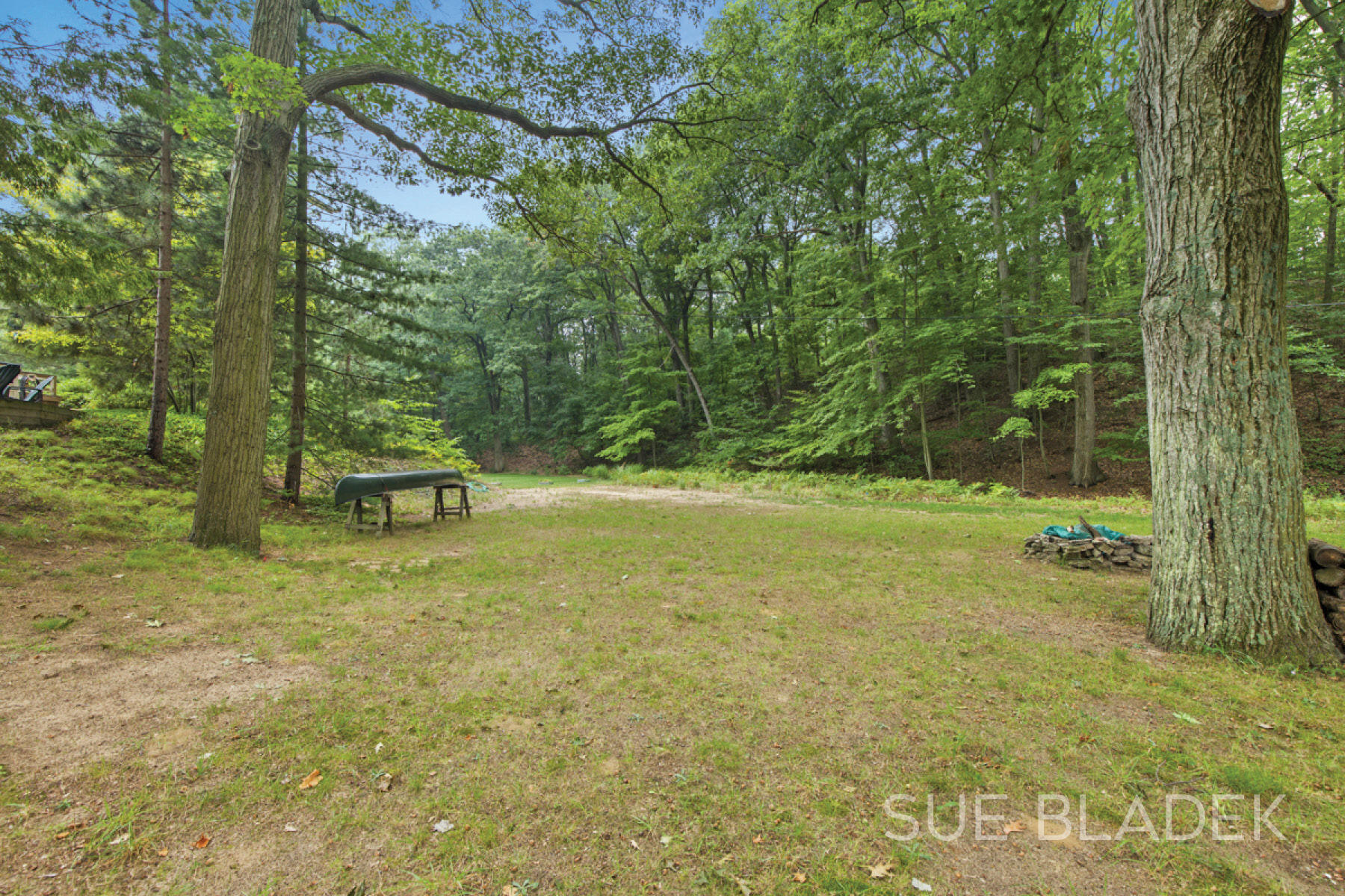 7135 Lakeshore Drive
