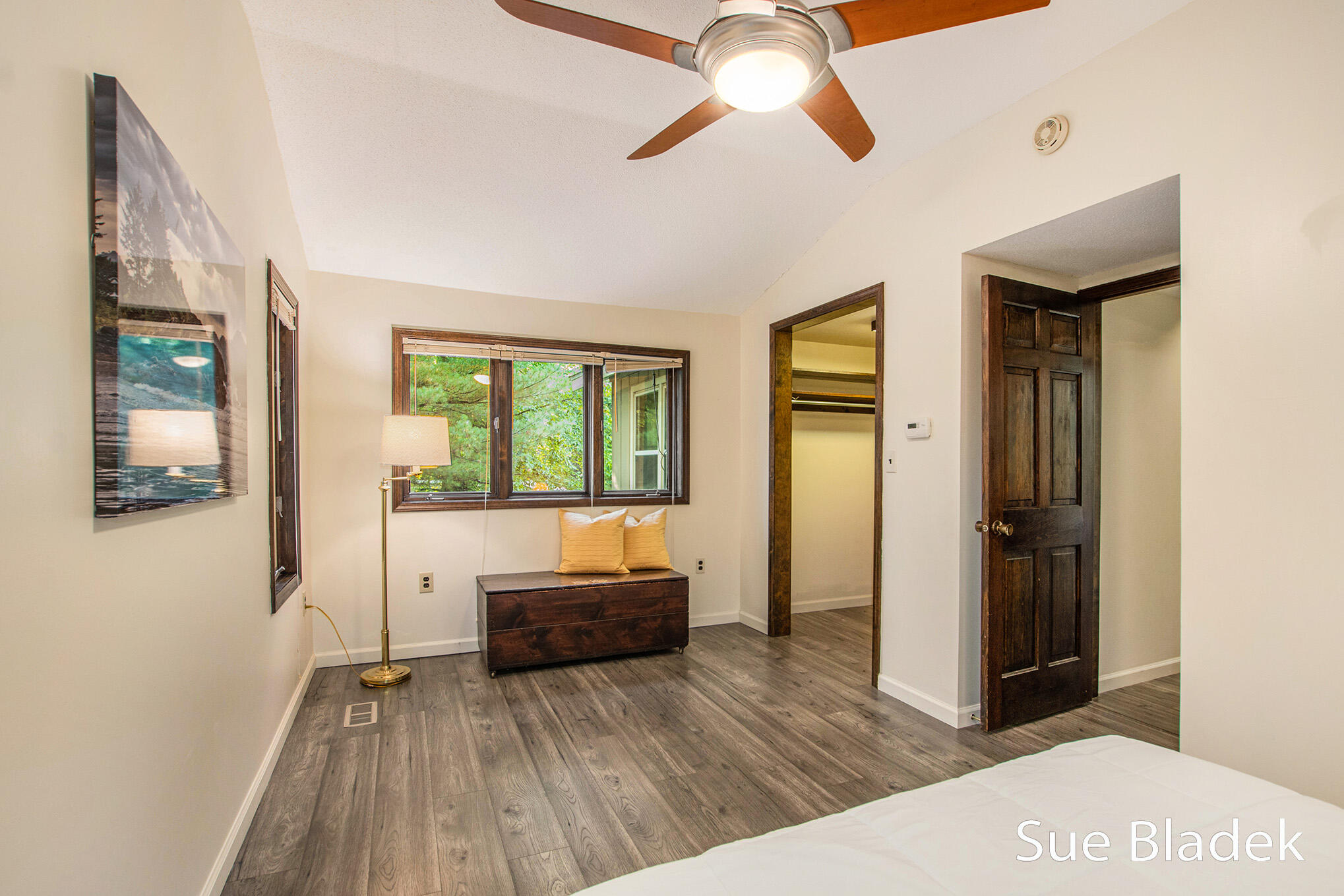 7135 Lakeshore Drive
