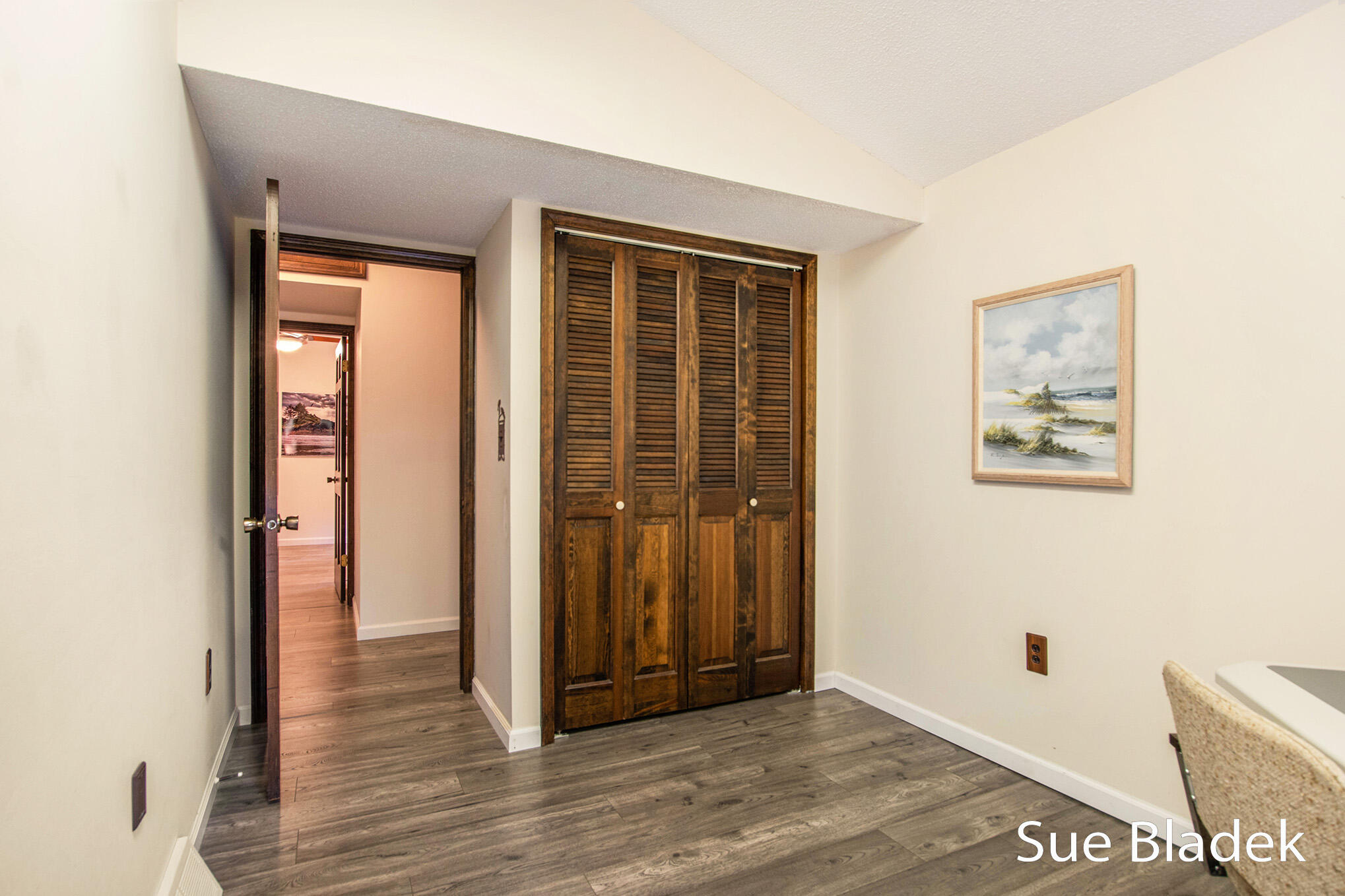 7135 Lakeshore Drive