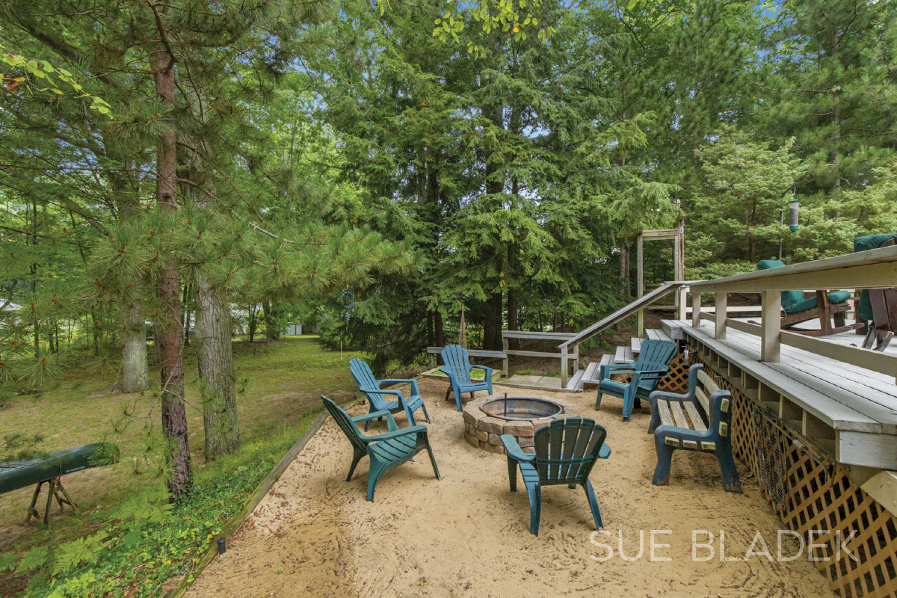 7135 Lakeshore Drive
