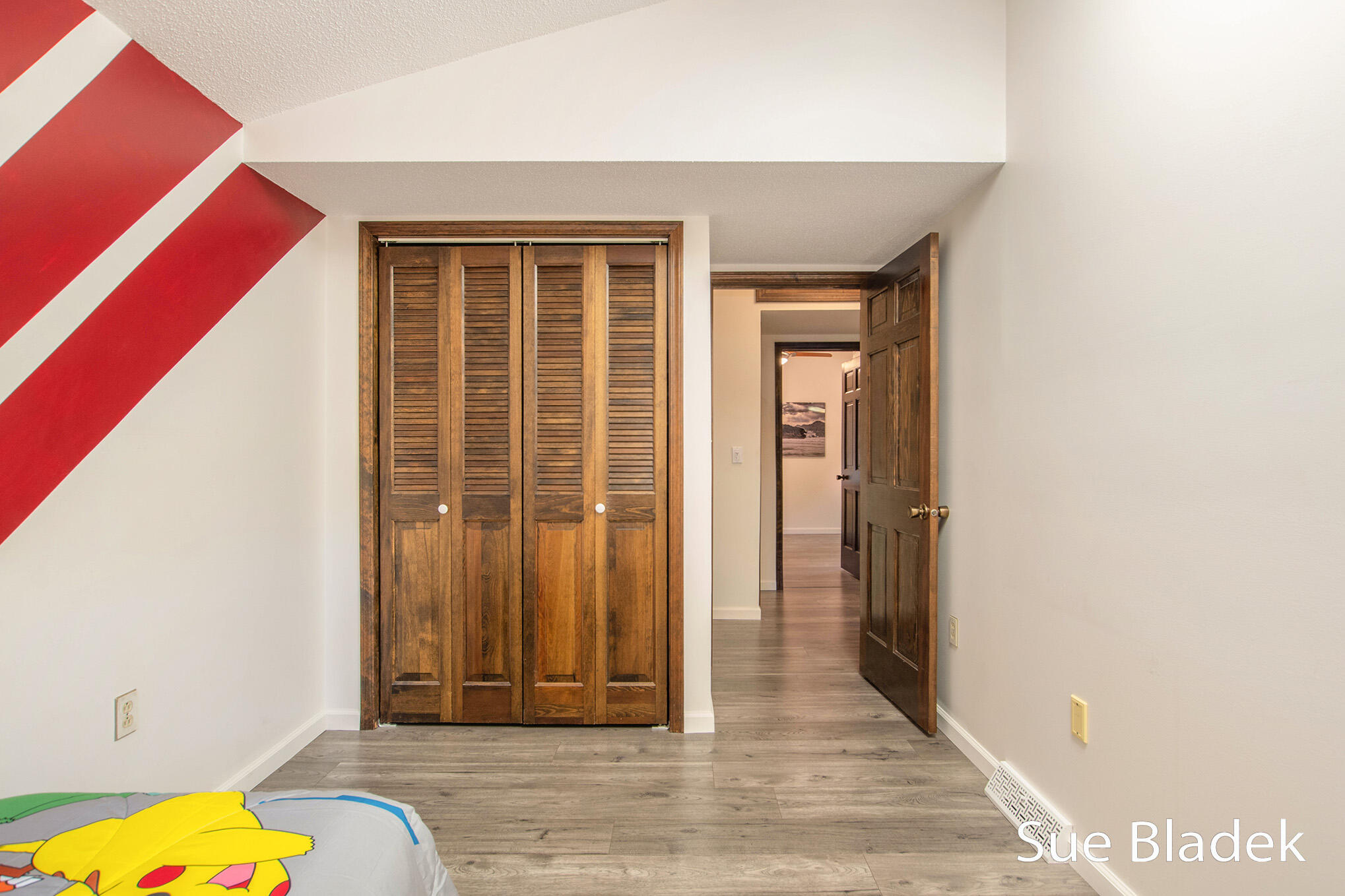 7135 Lakeshore Drive
