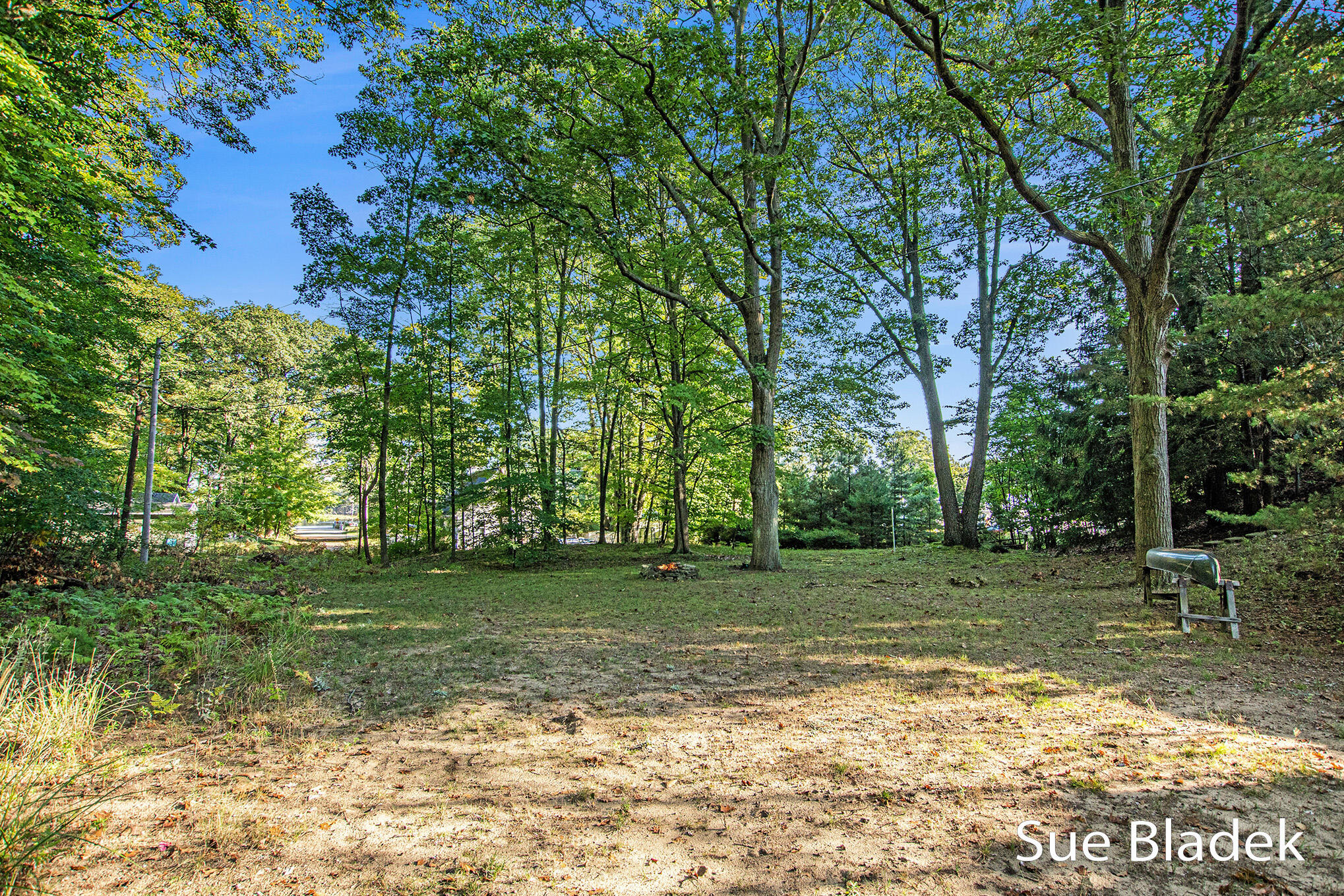 7135 Lakeshore Drive