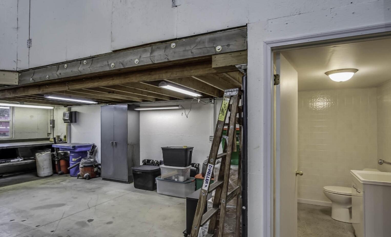 6814 Dale Court, Fennville