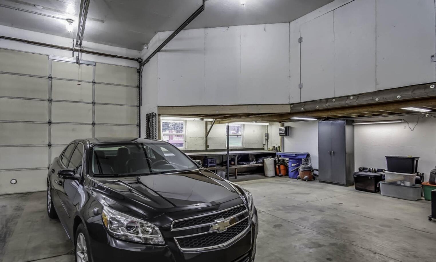 6814 Dale Court, Fennville