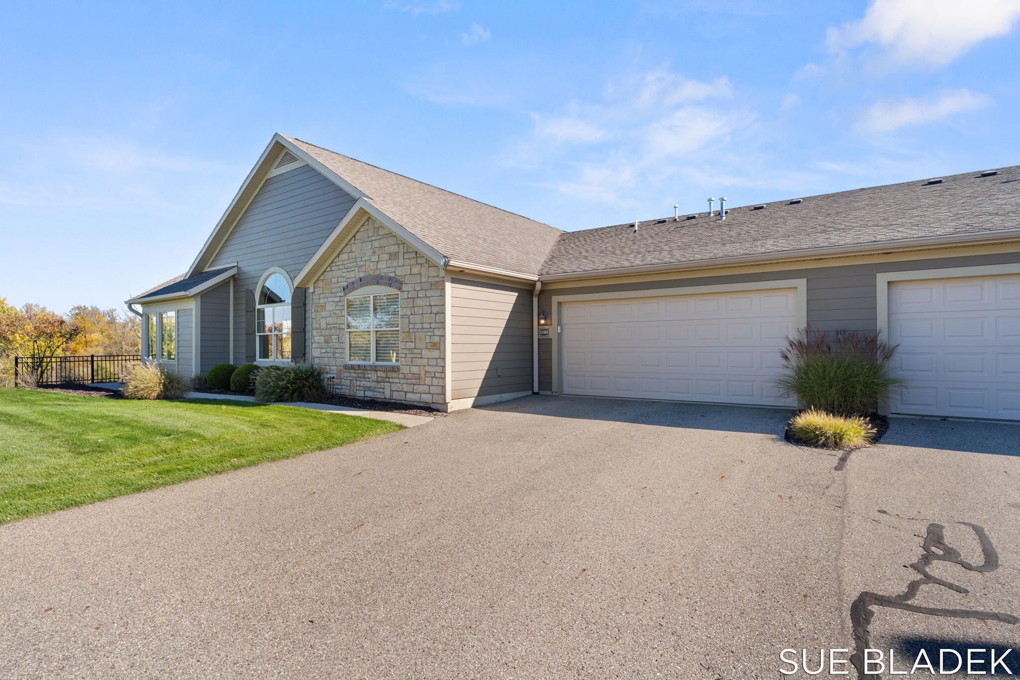 1191 Riverview Drive