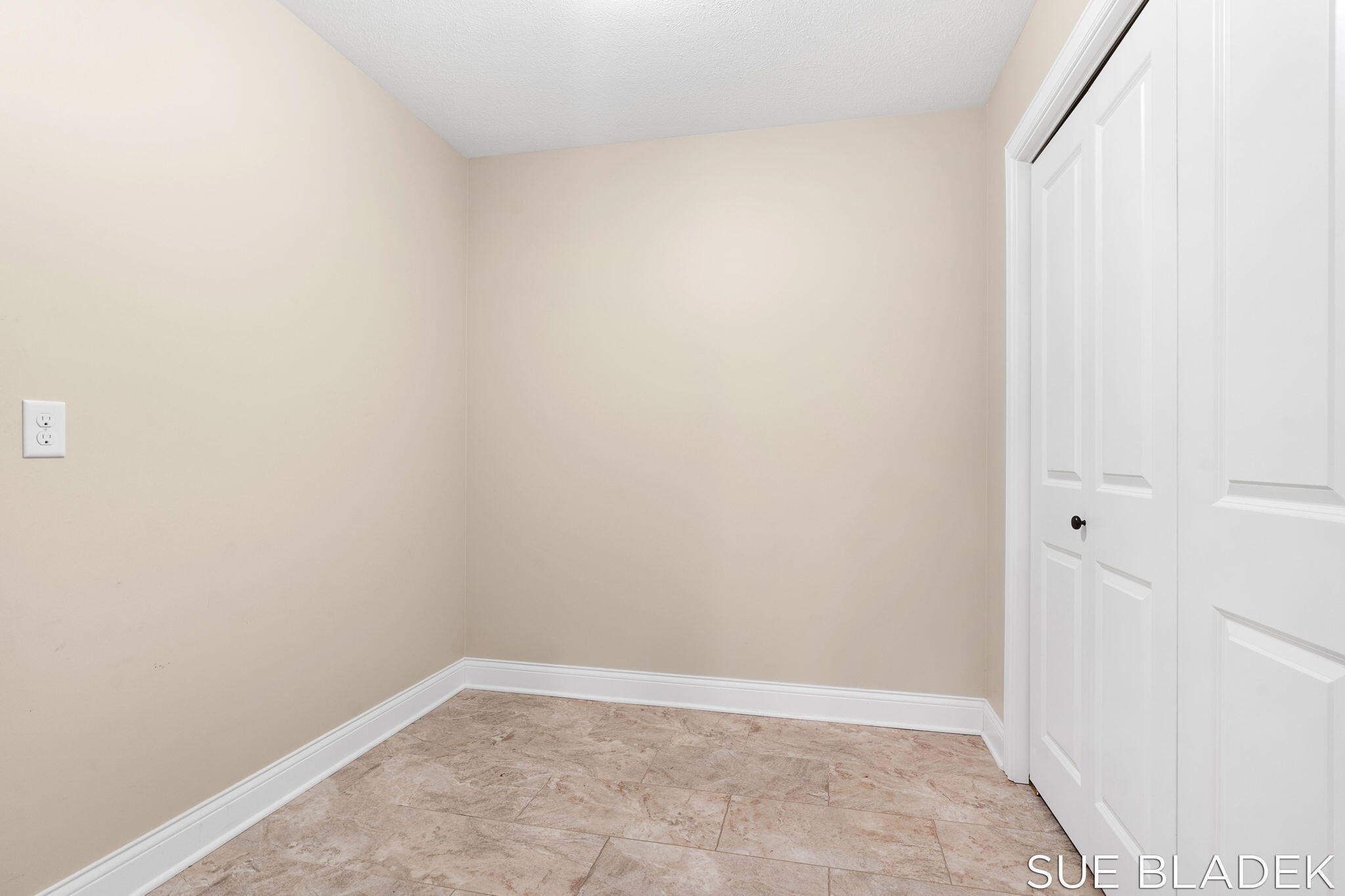 1191 Riverview Drive