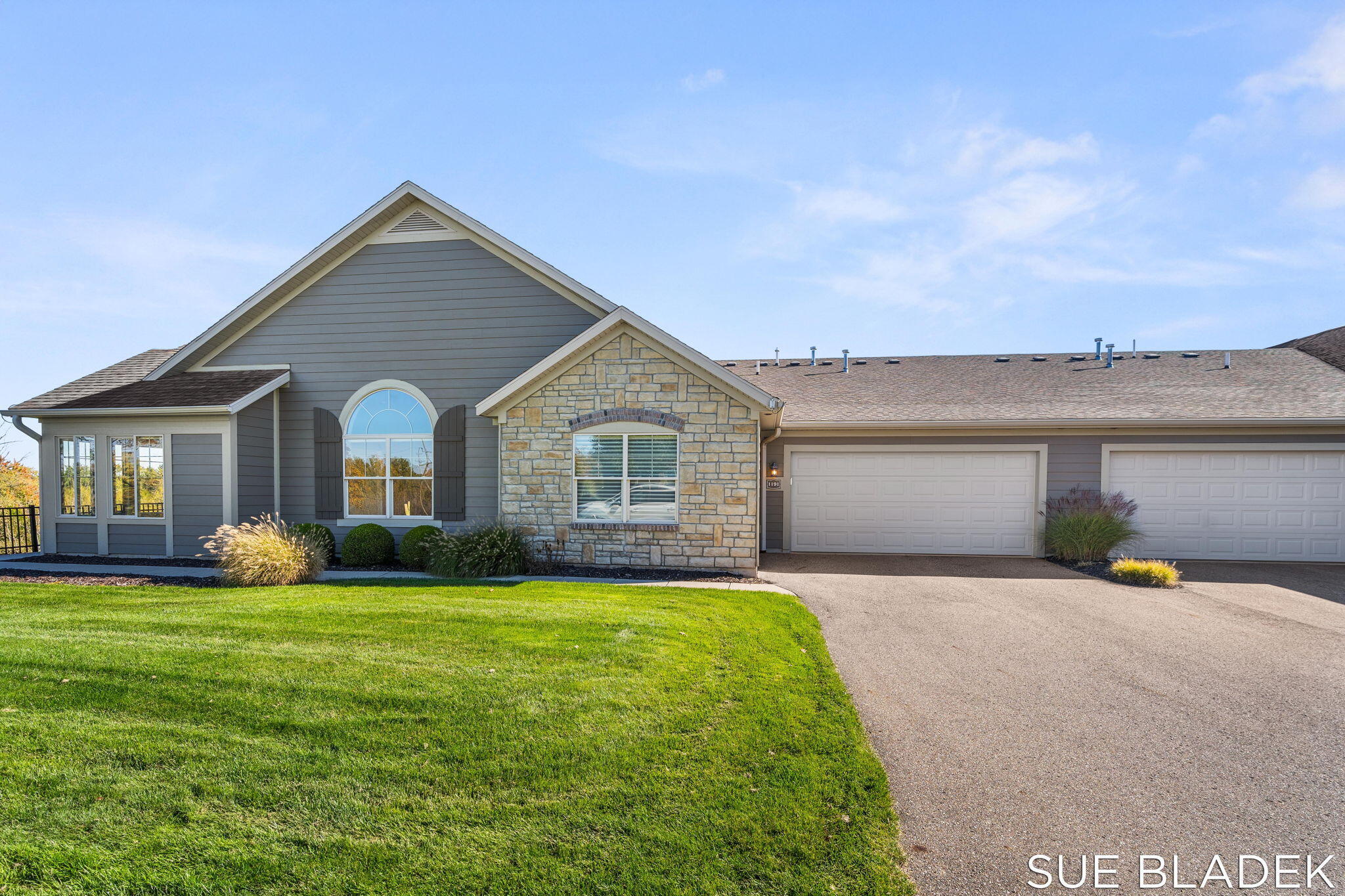 1191 Riverview Drive